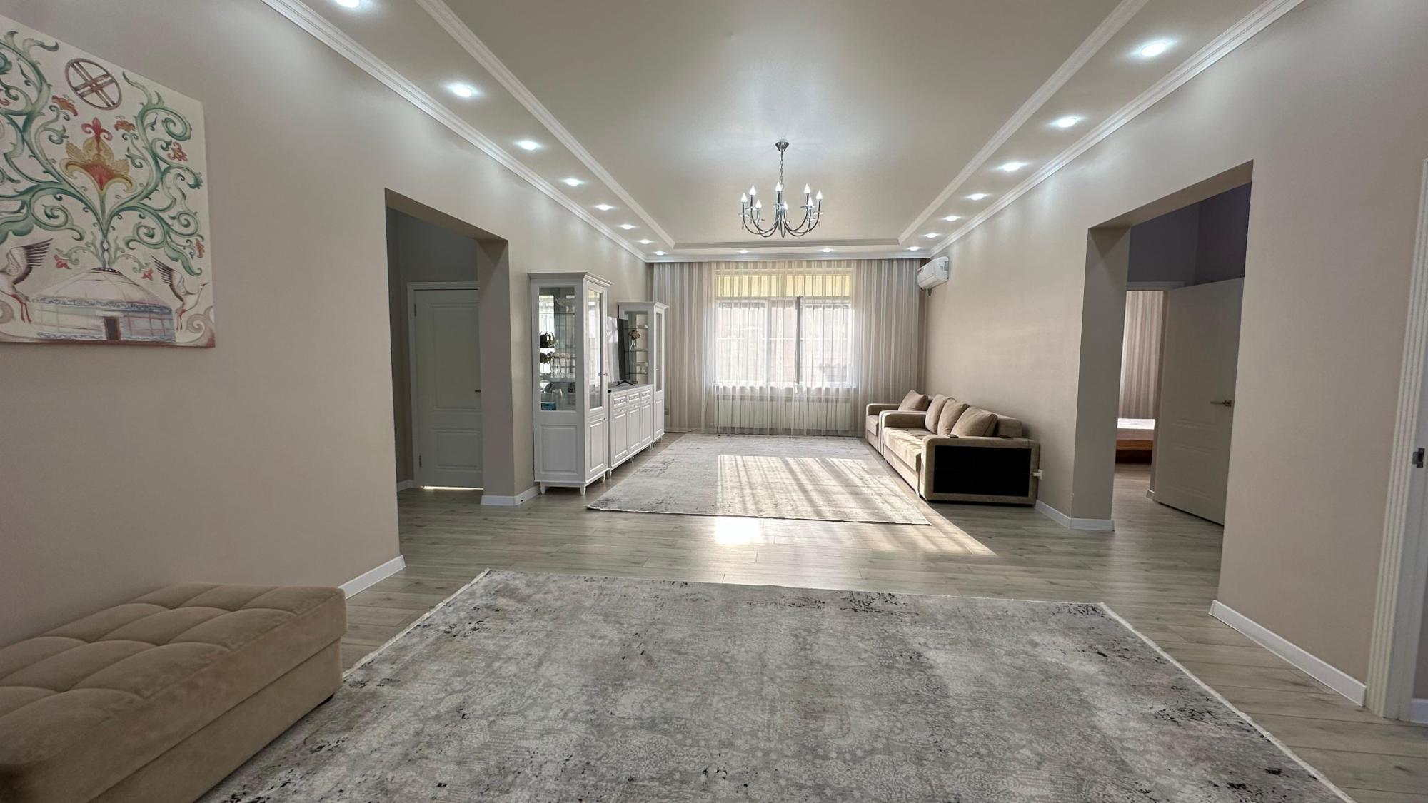 4-комнантный квартира, 140.0 м²,Бактыбая за 63 000 000