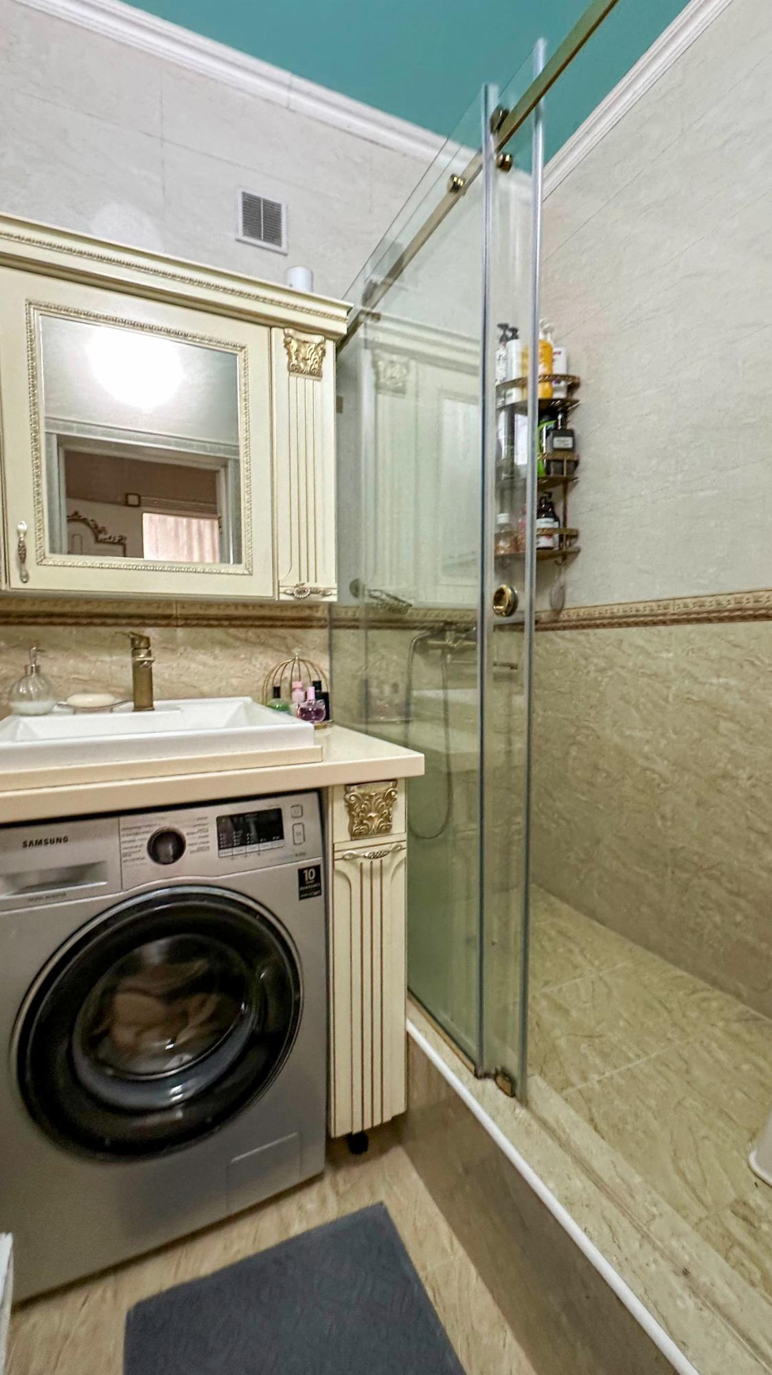 4-комнантная квартира, 143.0 м²,Муратбаева за 60 000 000