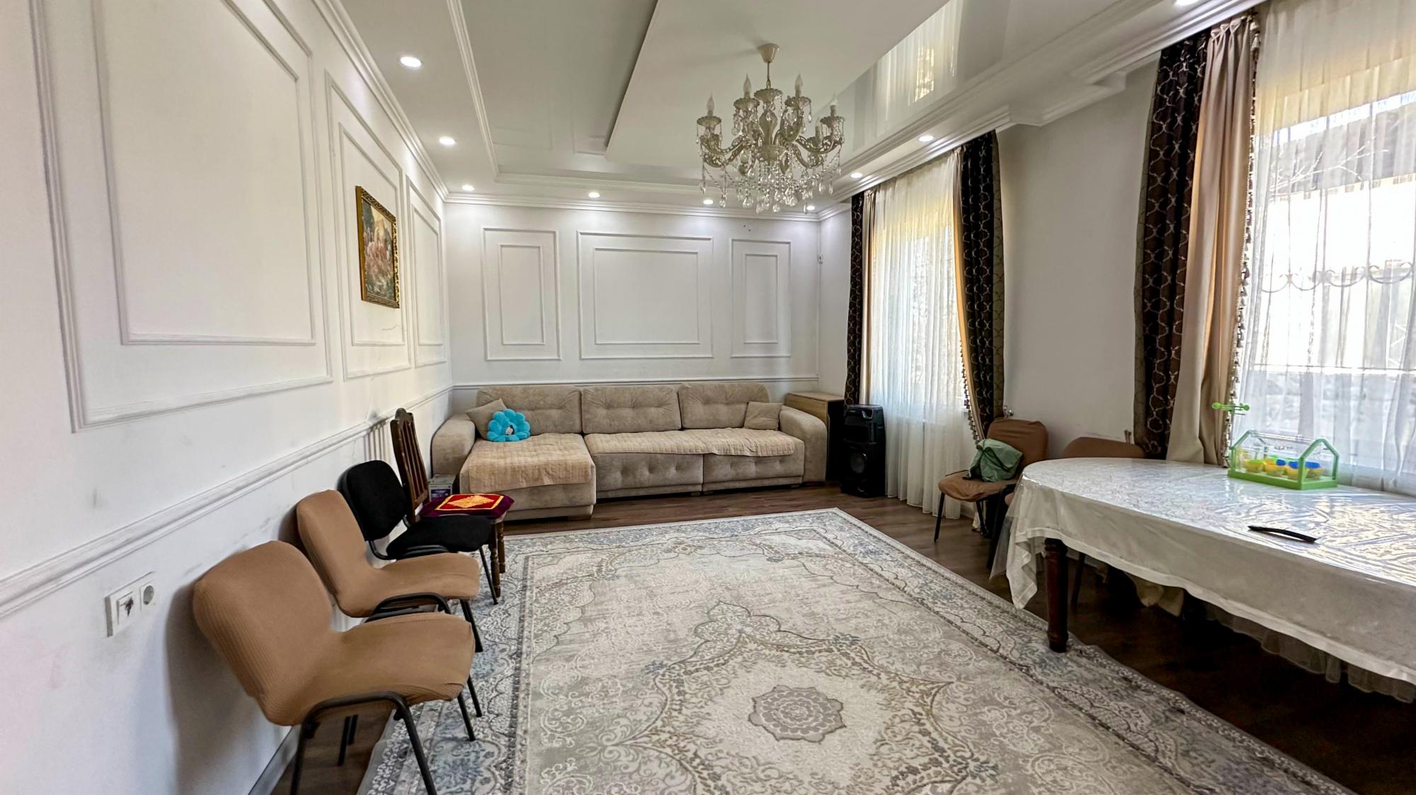 8-комнантный квартира, 300.0 м²,Каратальская за 110 000 000