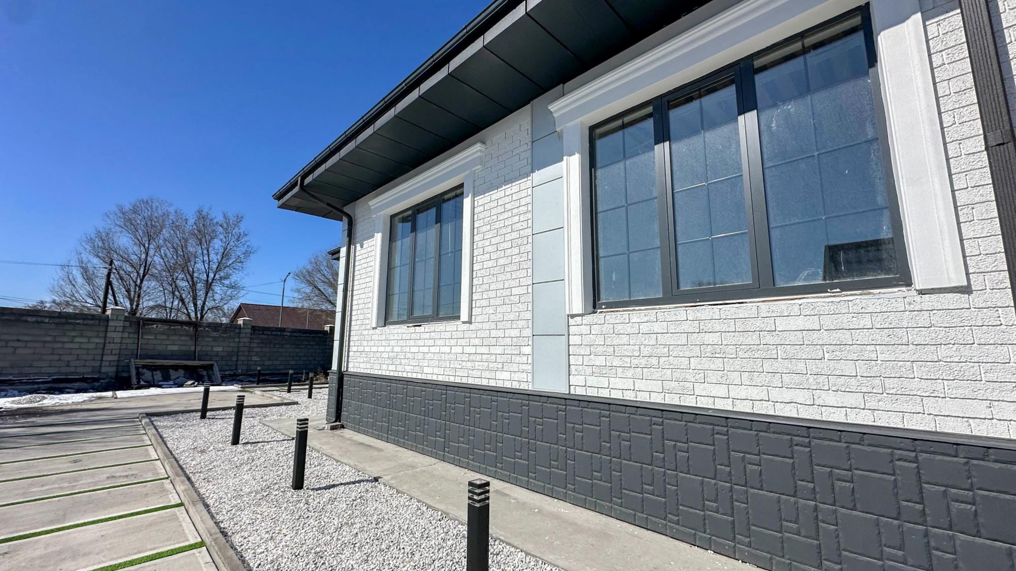 7-комнантный квартира, 372.0 м²,Абая за 95 000 000