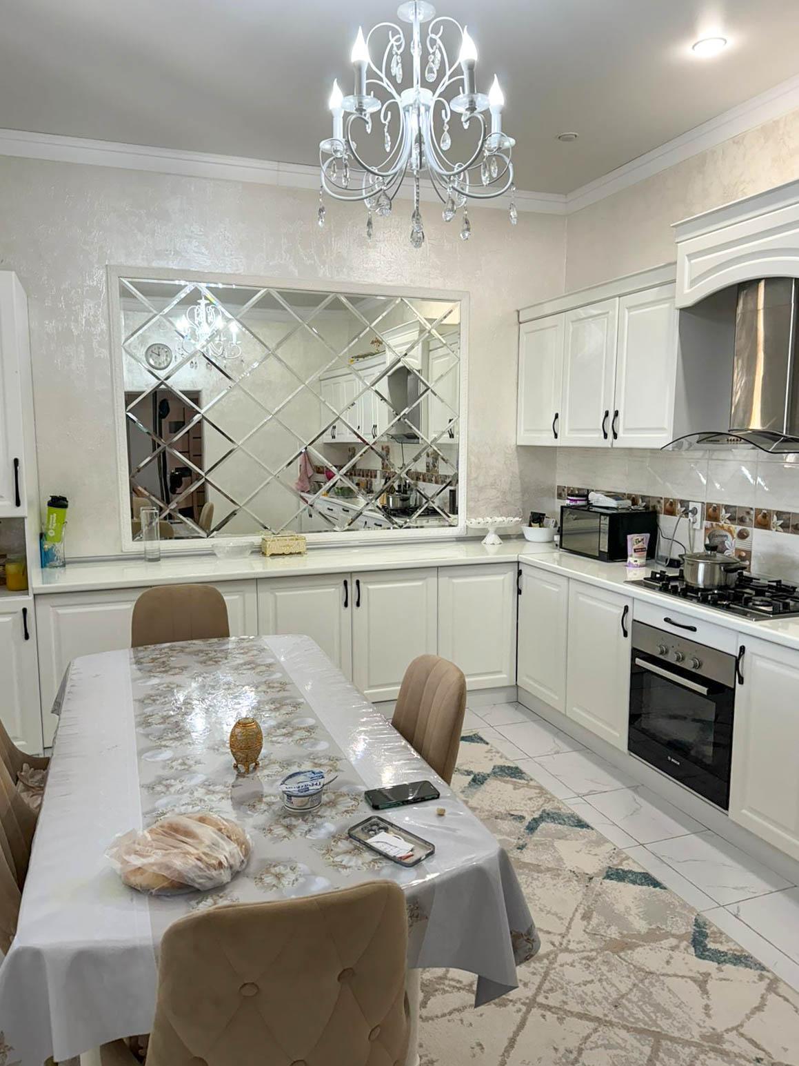 5-комнантный квартира, 170.0 м²,Абубакирова за 28 000 000