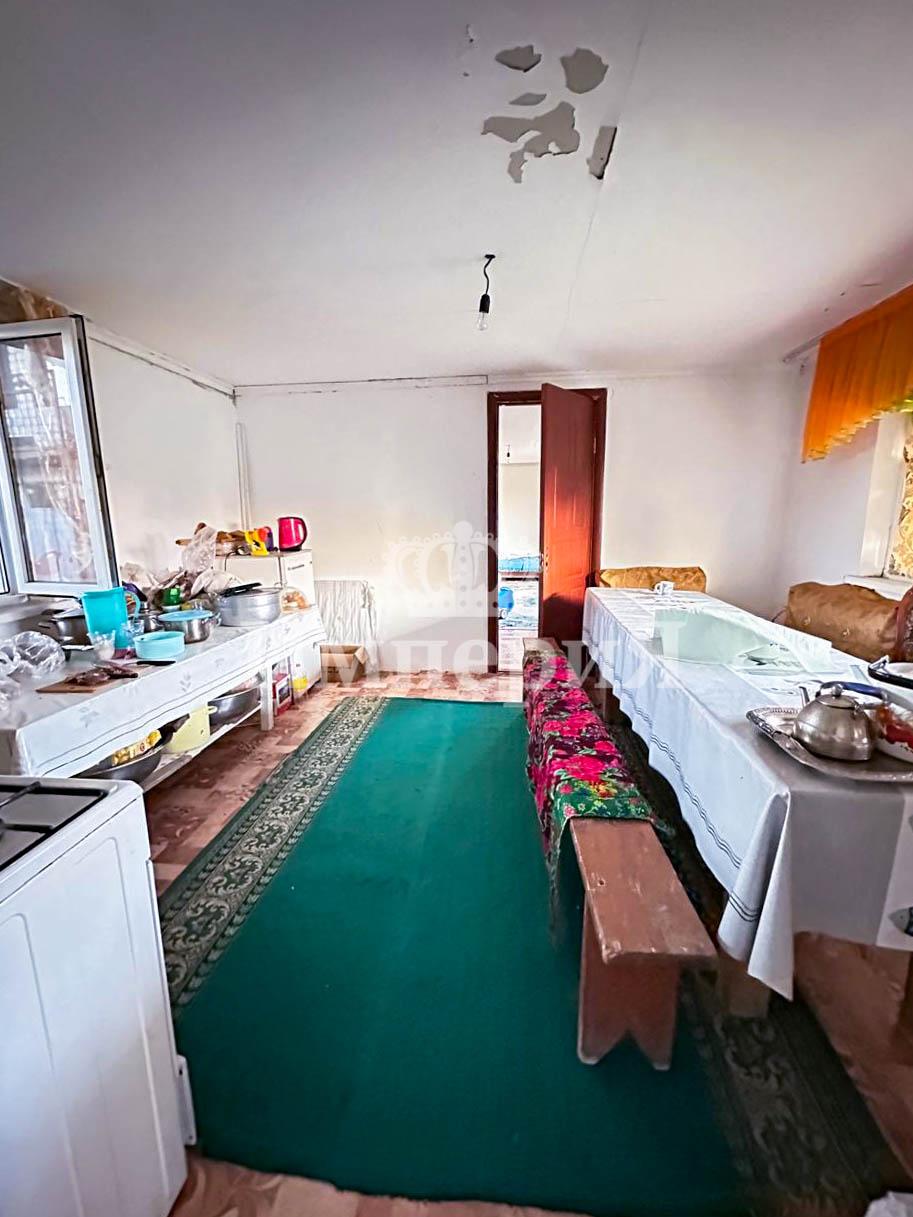 5-комнантный квартира, 1550.0 м²,Аманжолова за 21 000 000