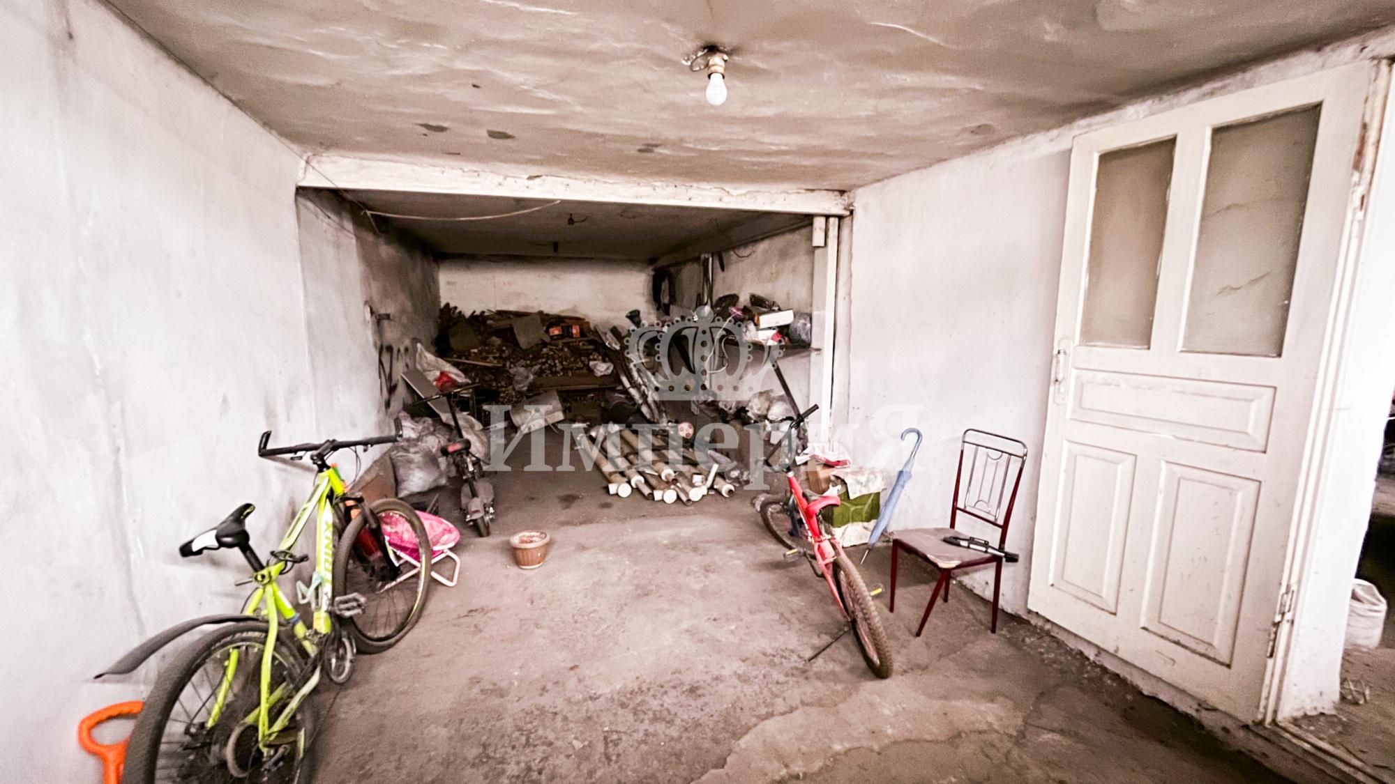 8-комнантный квартира, 270.0 м²,Циалковского за 32 000 000