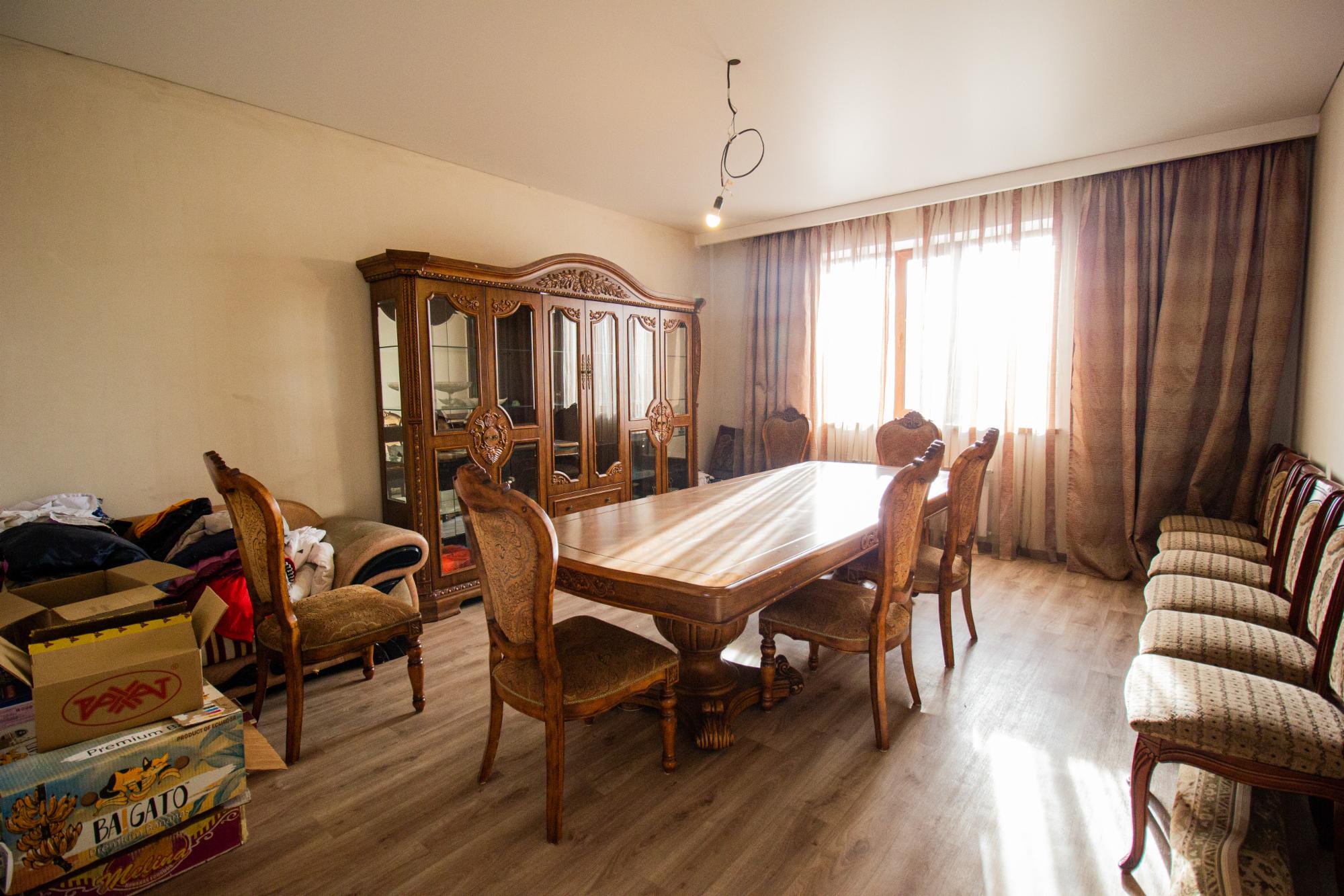 8-комнантный квартира, 267.0 м²,Баян батыра за 64 000 000