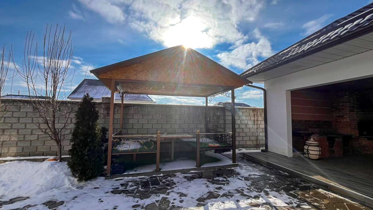 6-комнантный квартира, 300.0 м²,Базарбаева за 130 000 000