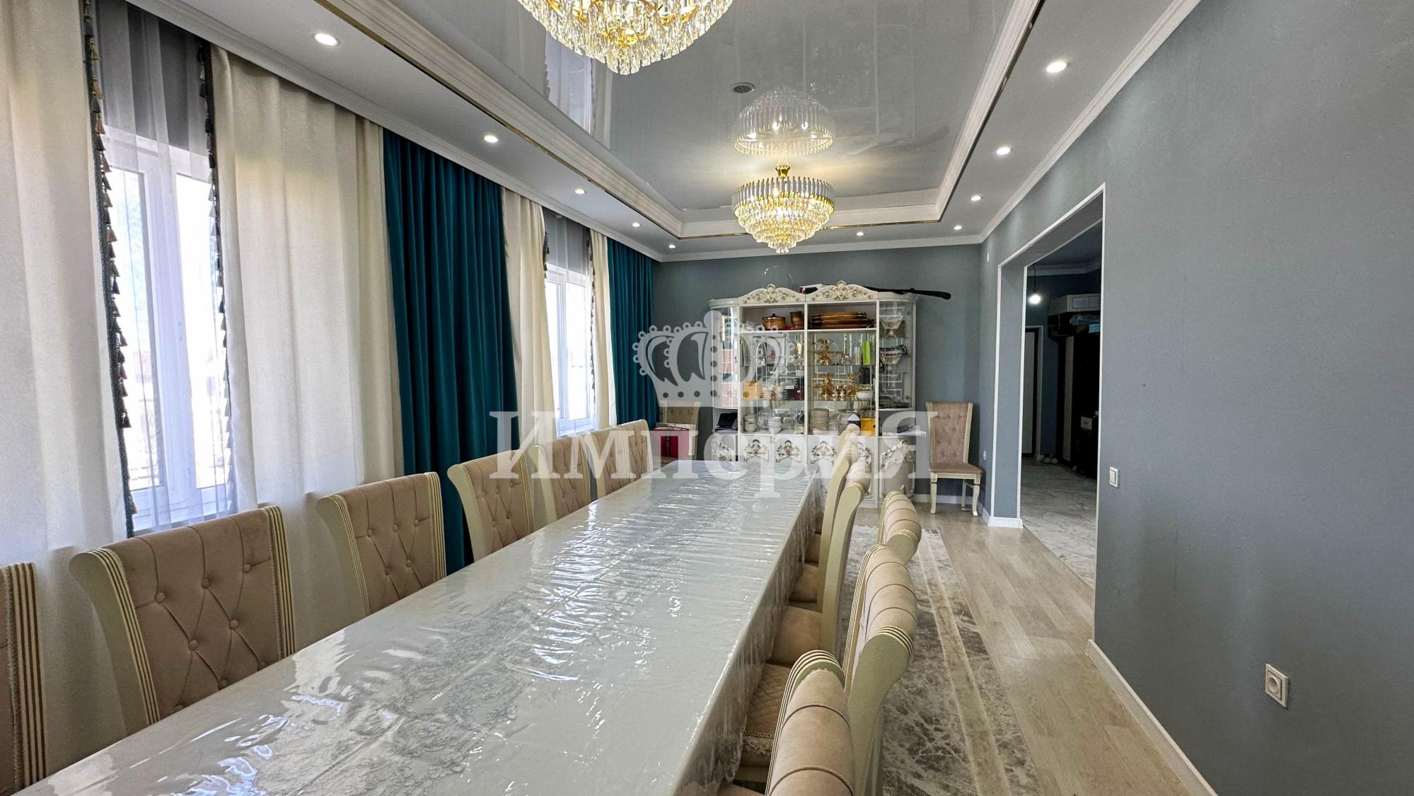 7-комнантный квартира, 220.0 м²,Абая за 40 000 000