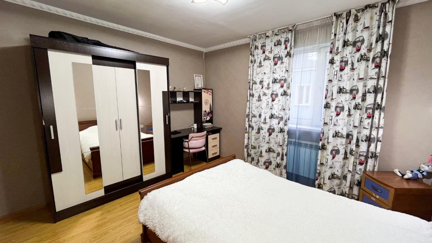 6-комнантный квартира, 250.0 м²,Акын Сара за 50 000 000