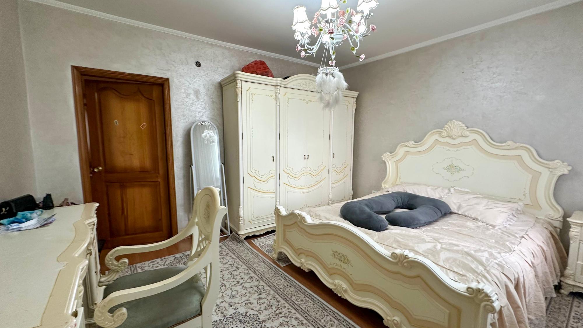 5-комнантный квартира, 215.0 м²,Брусиловского за 33 000 000