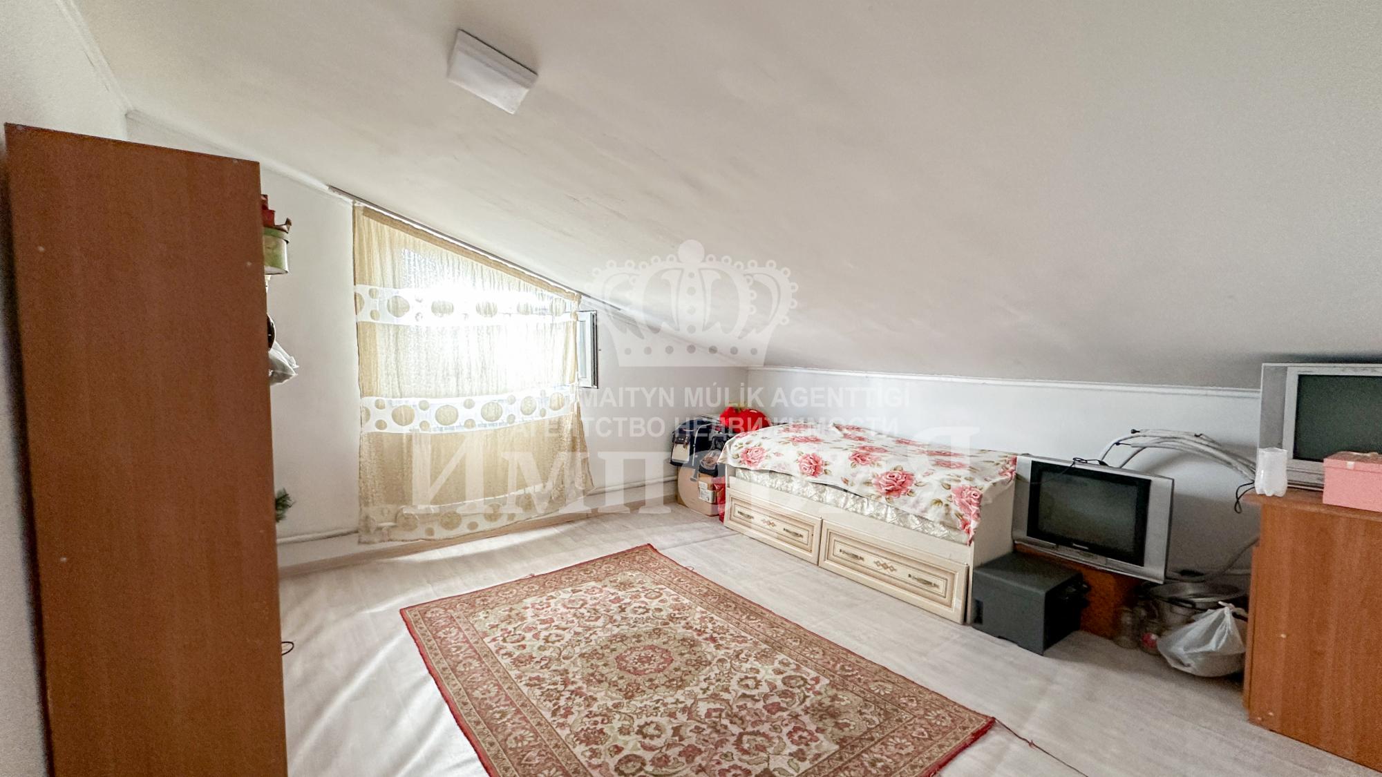 8-комнантный квартира, 249.0 м²,Акын Сара за 42 000 000