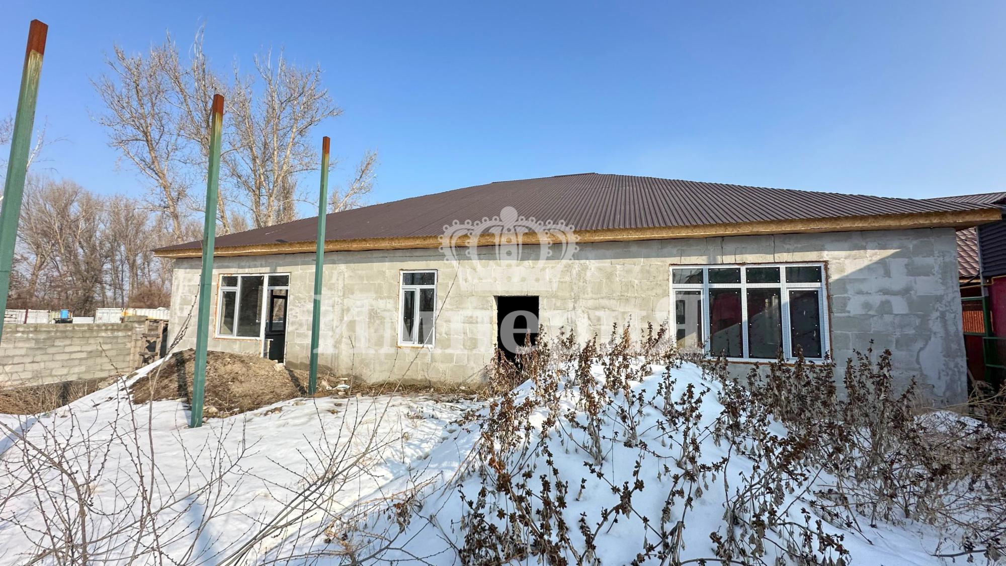 3-комнантный квартира, 306.0 м²,Абая за 30 000 000