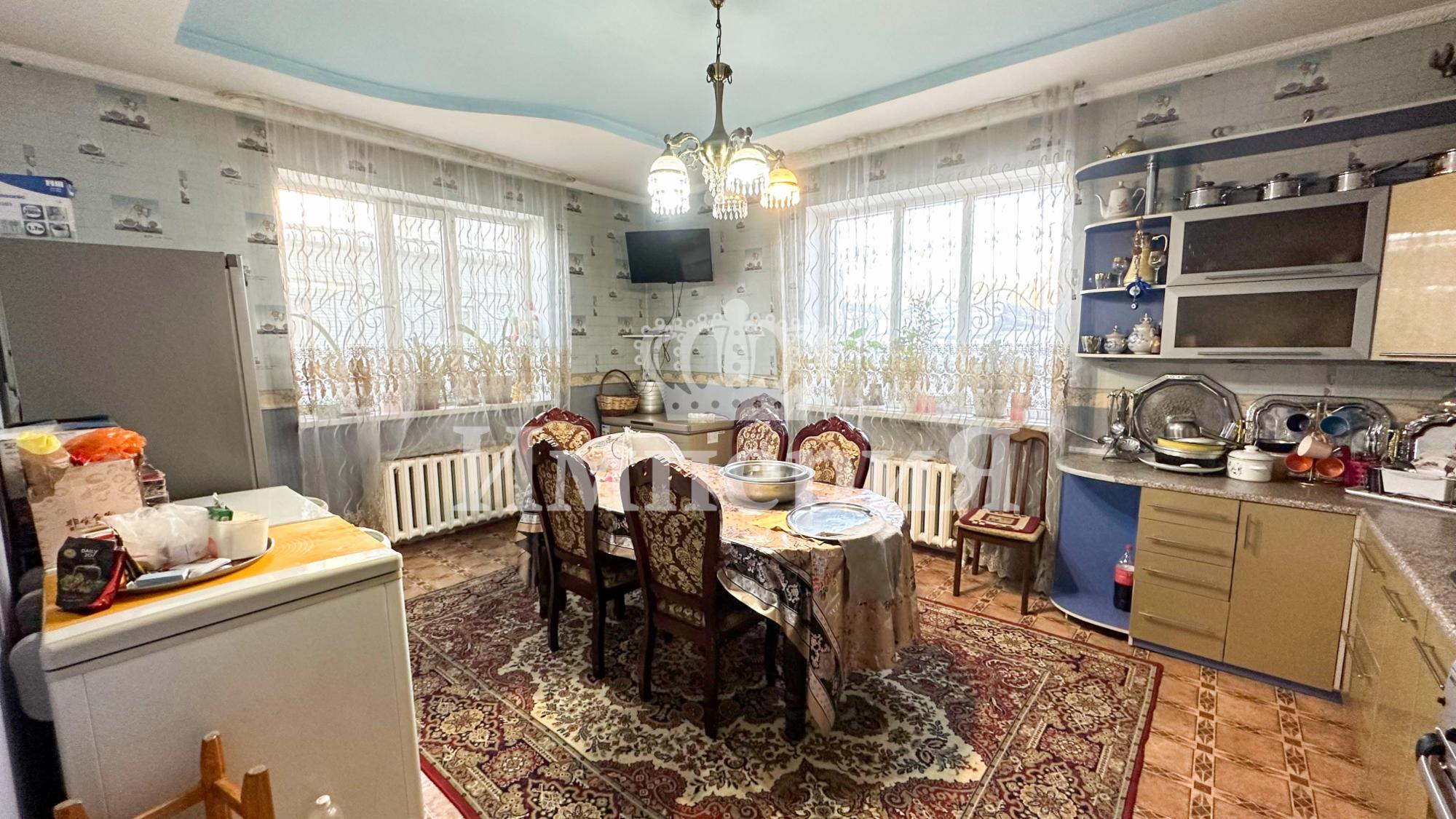 5-комнантный квартира, 218.0 м²,Ескельды Би за 80 000 000