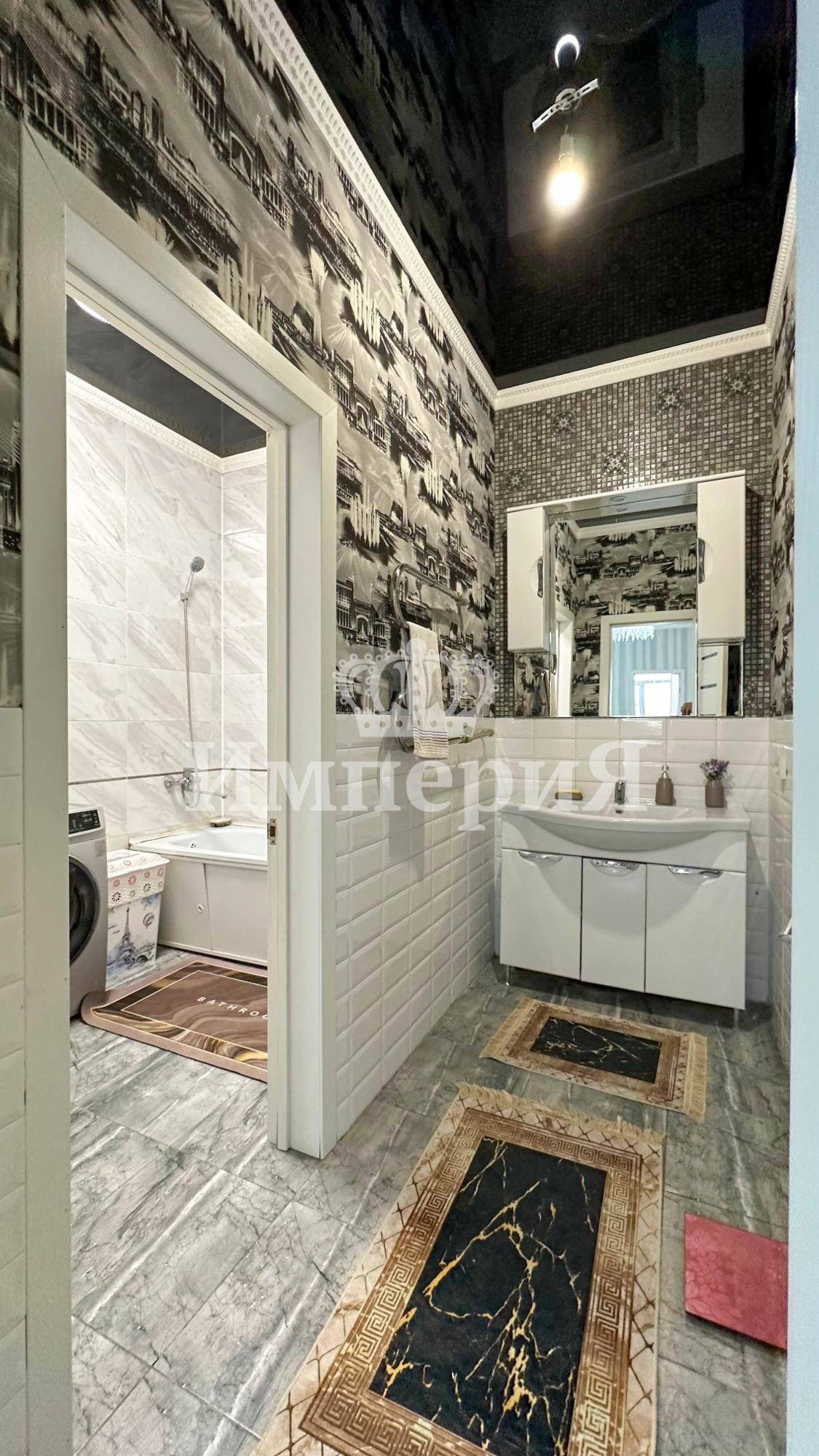 6-комнантный квартира, 160.0 м²,Есенберлина за 65 000 000