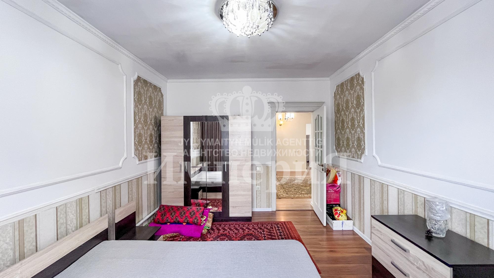 5-комнантный квартира, 144.0 м²,Базарбаева за 27 800 000