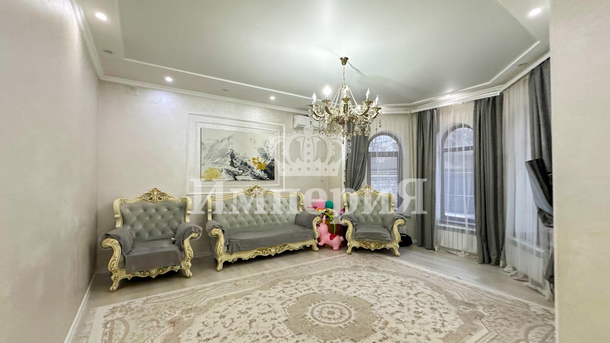 4-комнантная квартира, 170.0 м²,Сапиева за 65 000 000