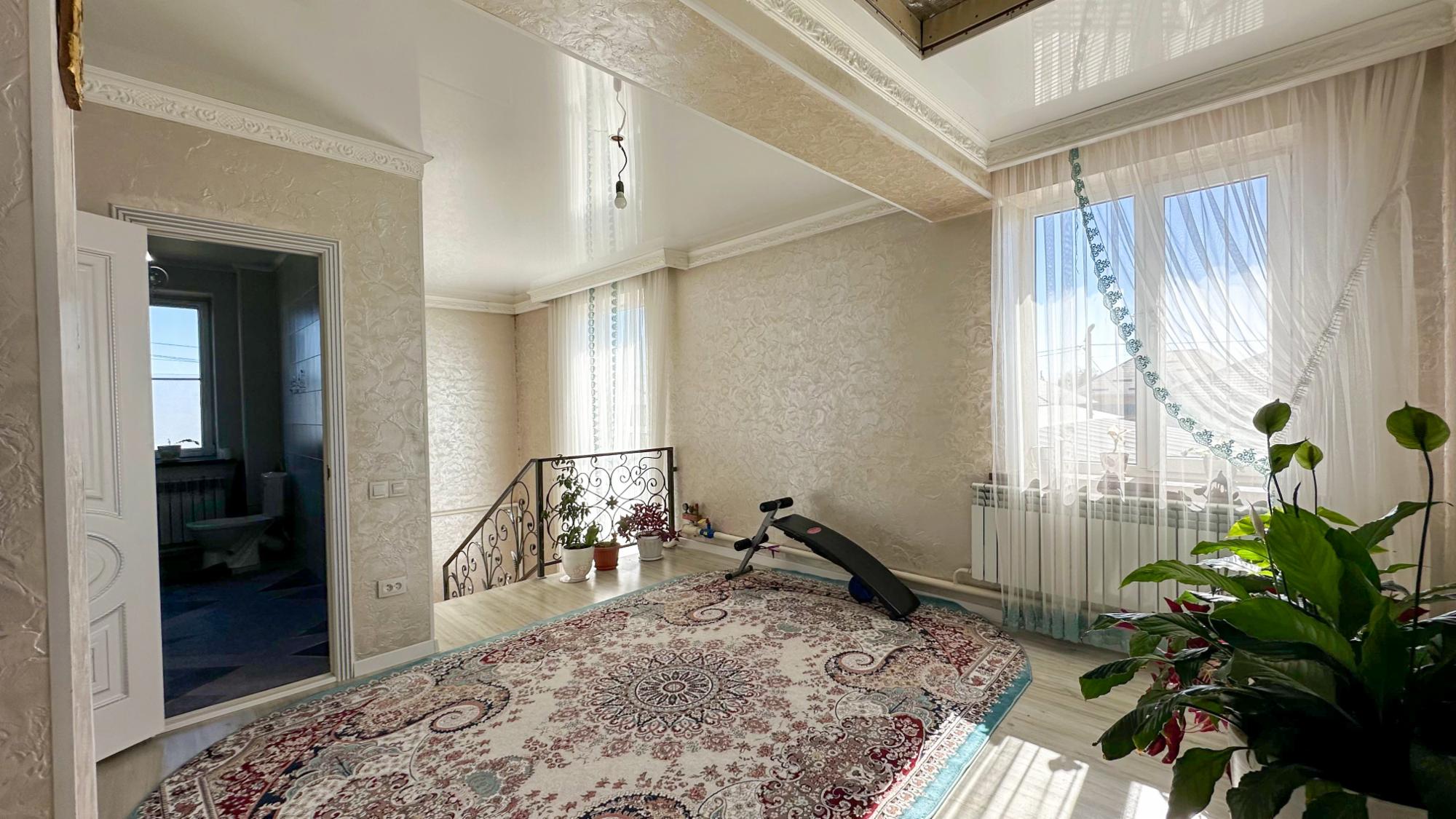 7-комнантный квартира, 264.0 м²,Жибек жолы за 90 000 000