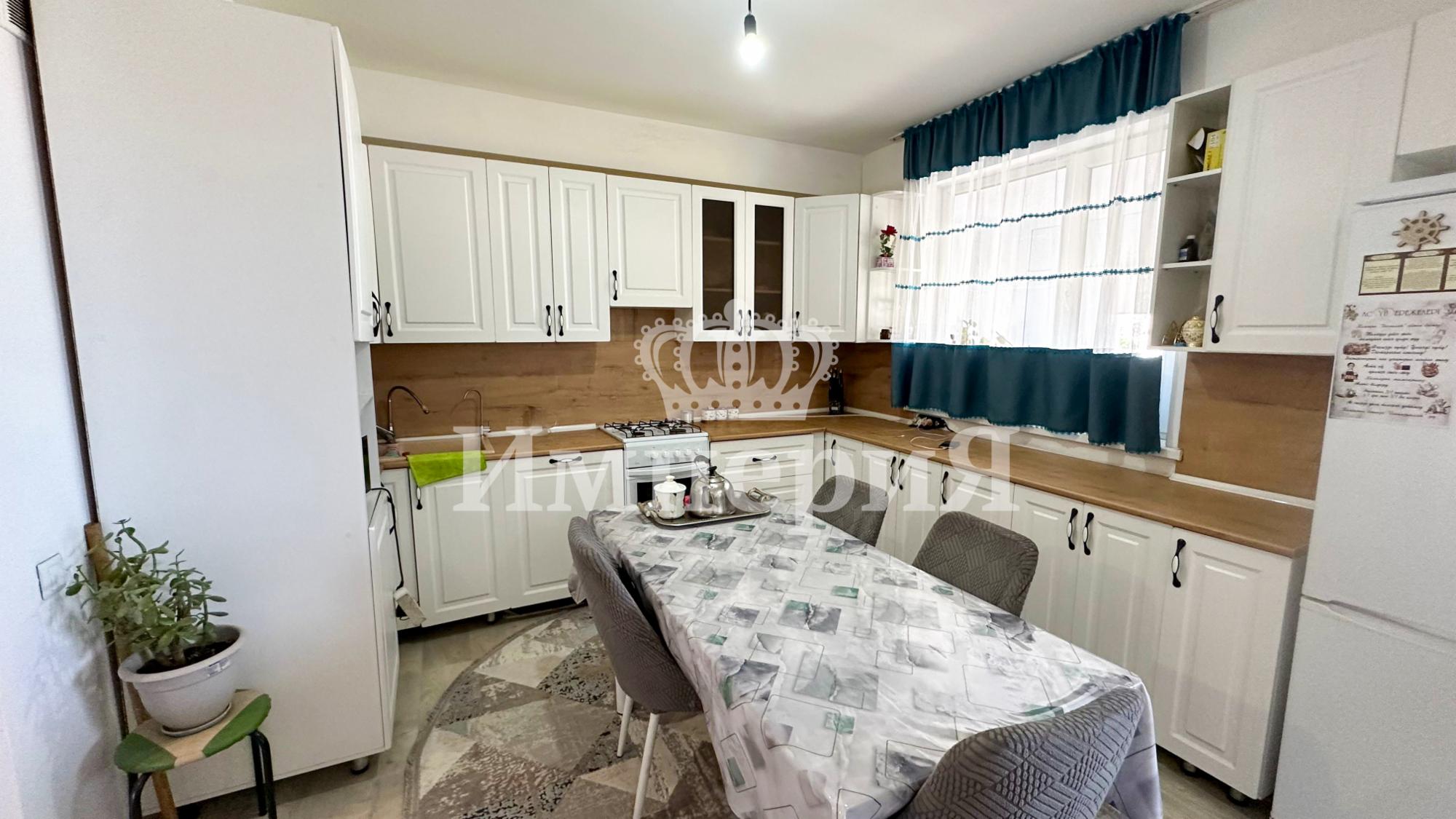 4-комнантный квартира, 145.0 м²,Абая за 30 000 000