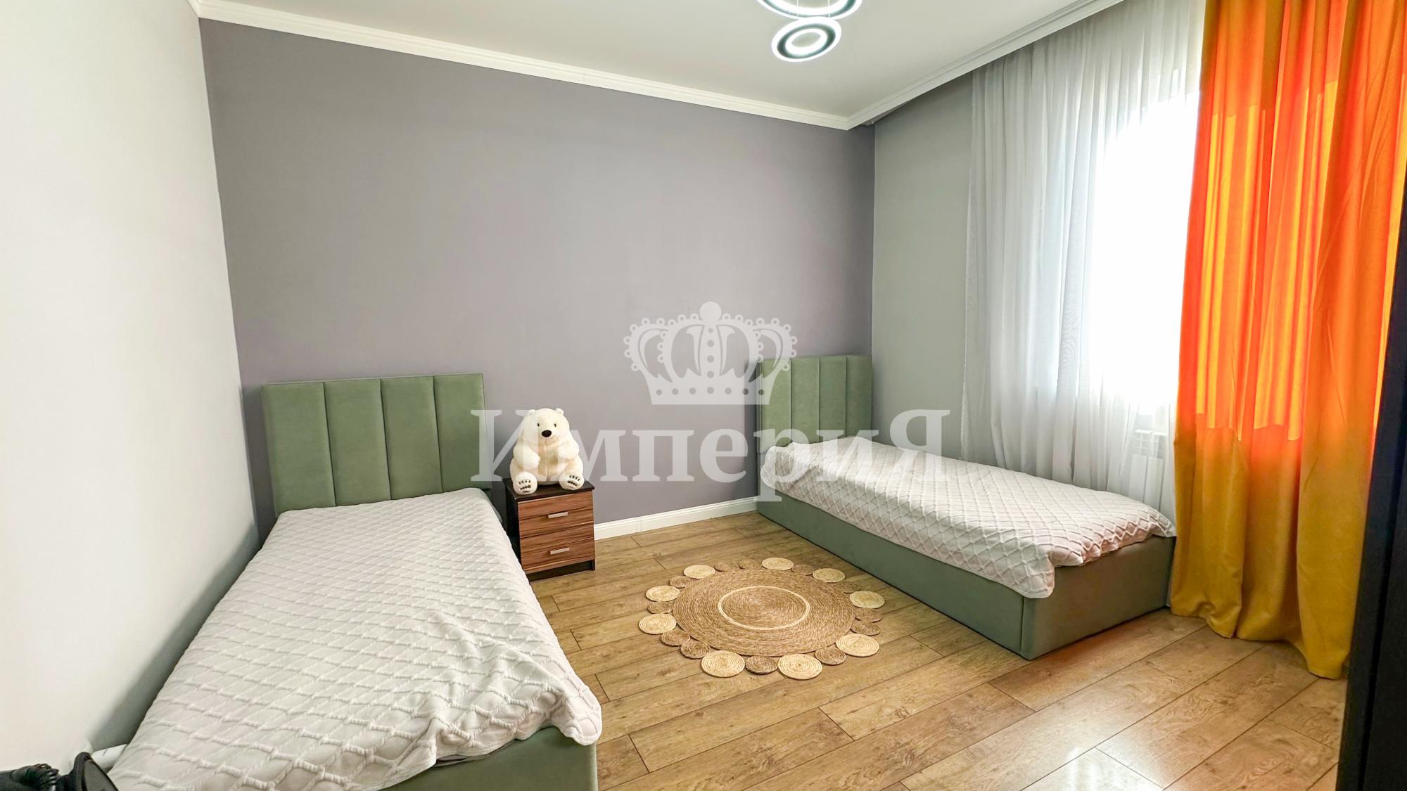 5-комнантный квартира, 190.0 м²,Абая за 59 000 000