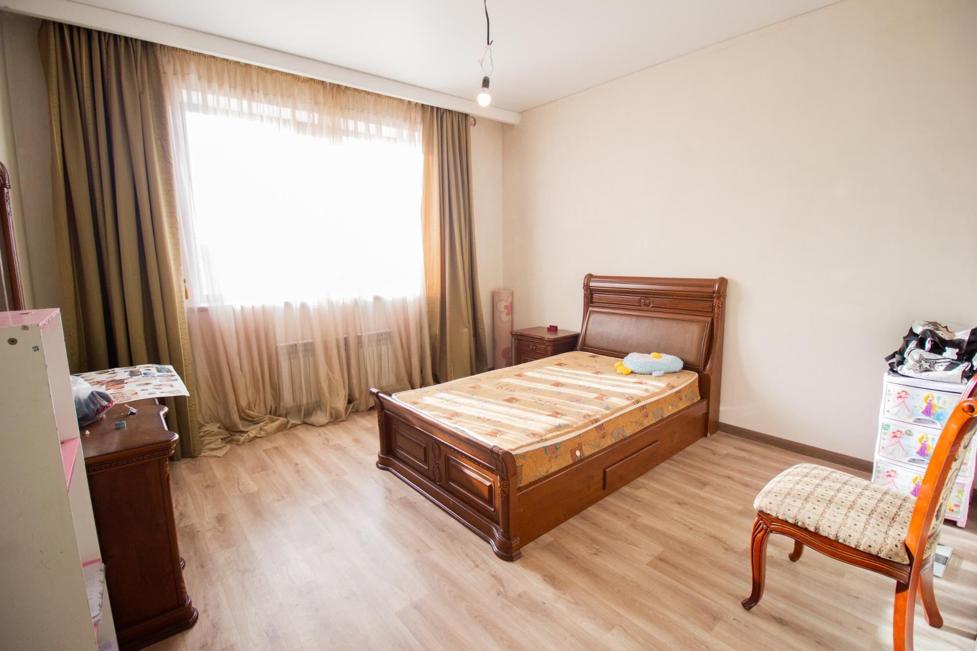 8-комнантный квартира, 267.0 м²,Баян батыра за 64 000 000