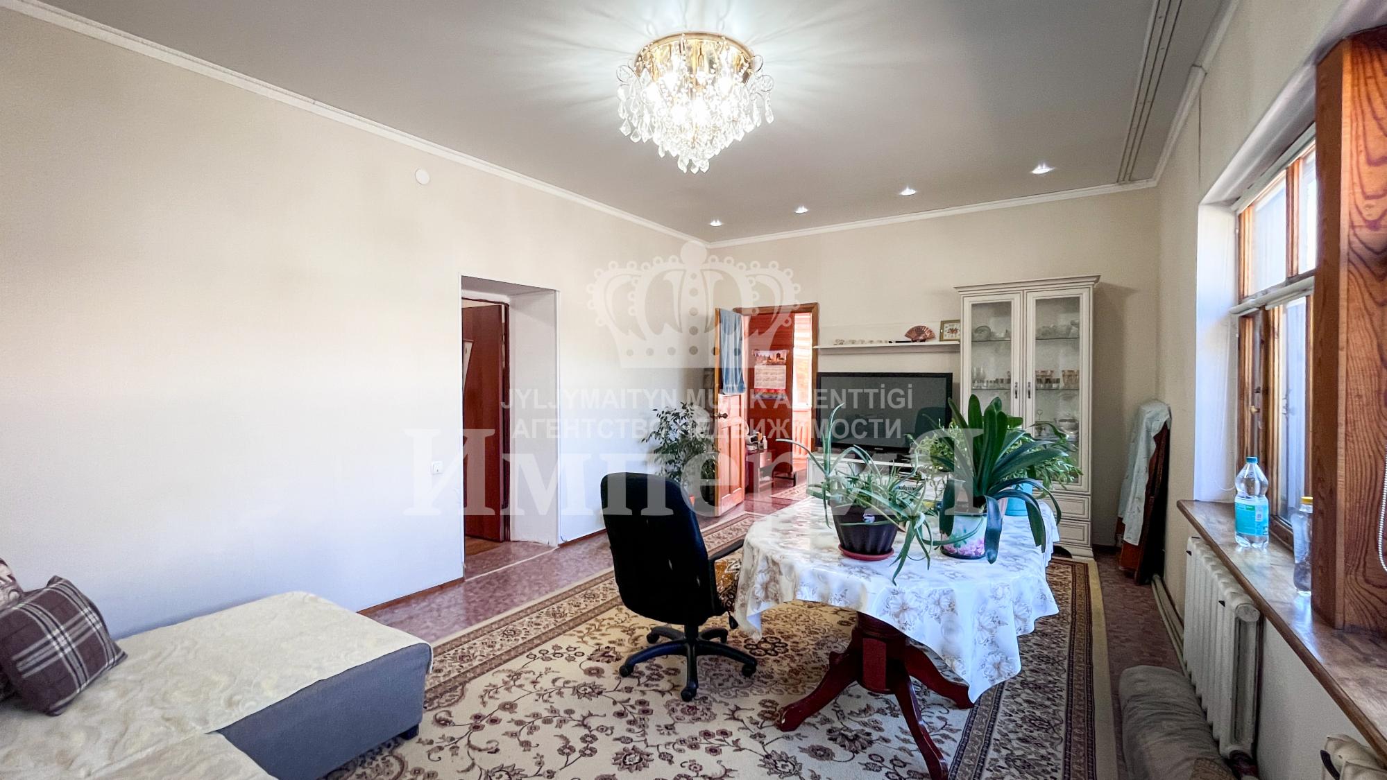 4-комнантный квартира, 117.0 м²,Абылай Хана за 27 000 000