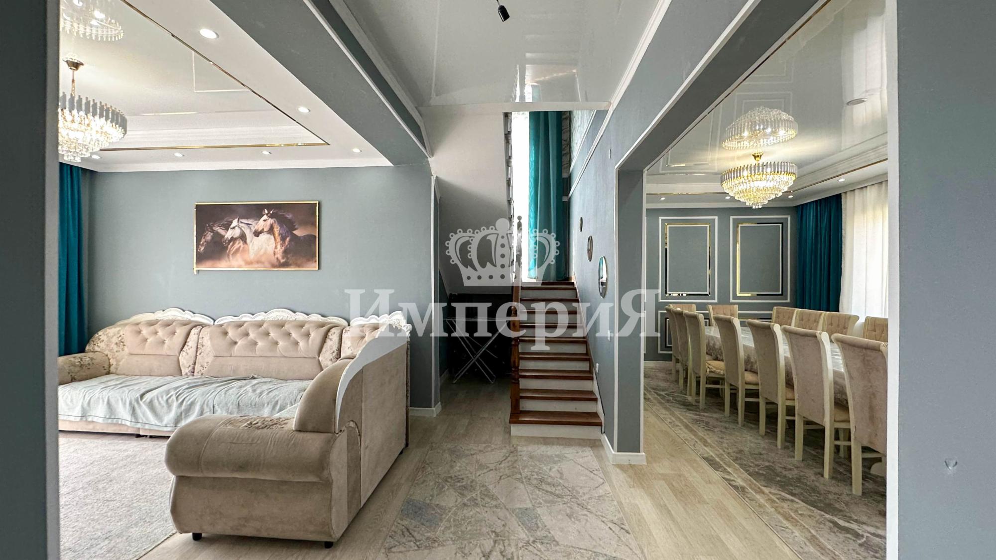 7-комнантный квартира, 220.0 м²,Абая за 40 000 000