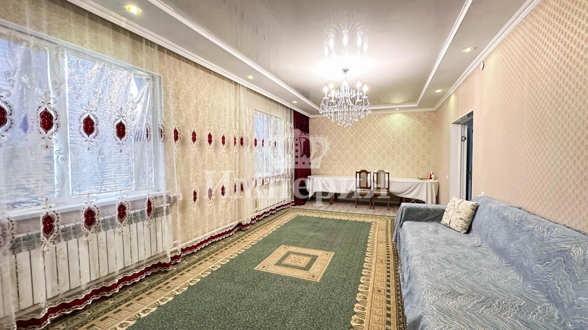 4-комнантный квартира, 158.0 м²,Абая за 27 000 000