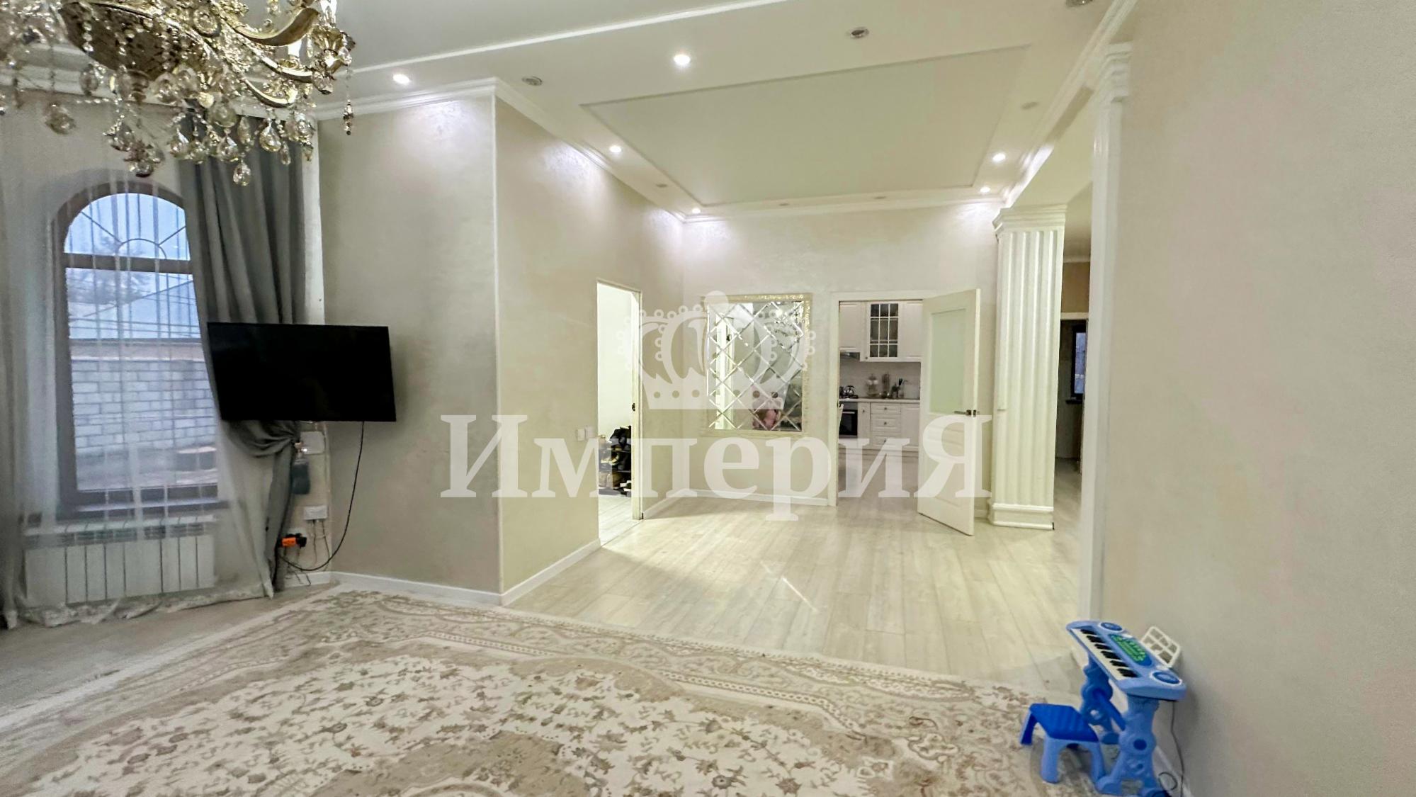 4-комнантная квартира, 170.0 м²,Сапиева за 65 000 000