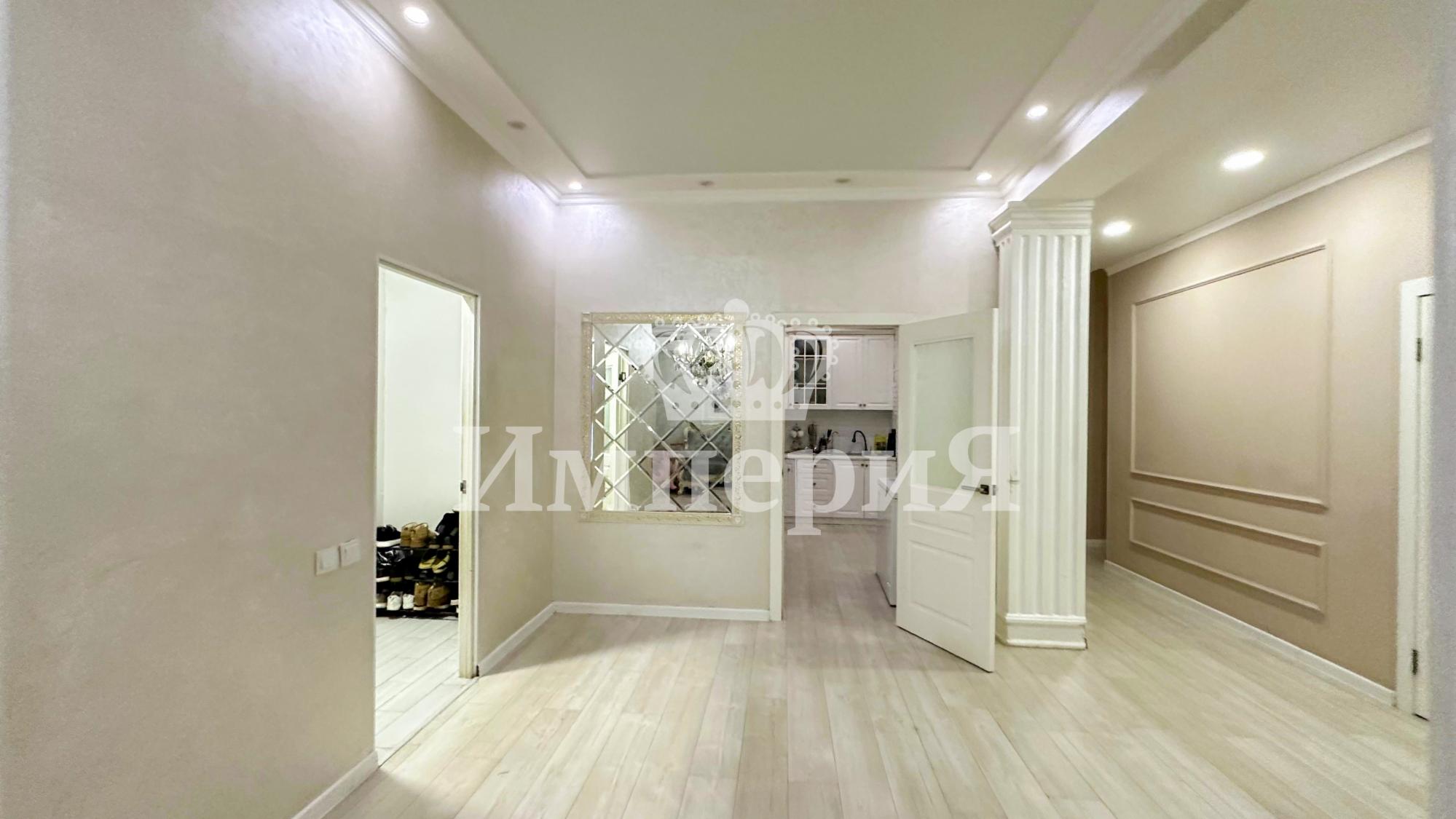 4-комнантная квартира, 170.0 м²,Сапиева за 65 000 000