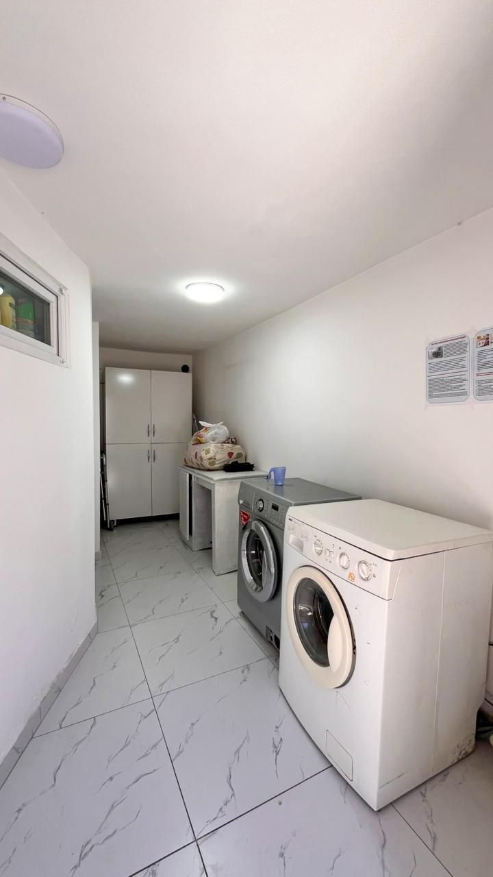 8-комнантный квартира, 311.0 м²,Жазиралы за 75 000 000