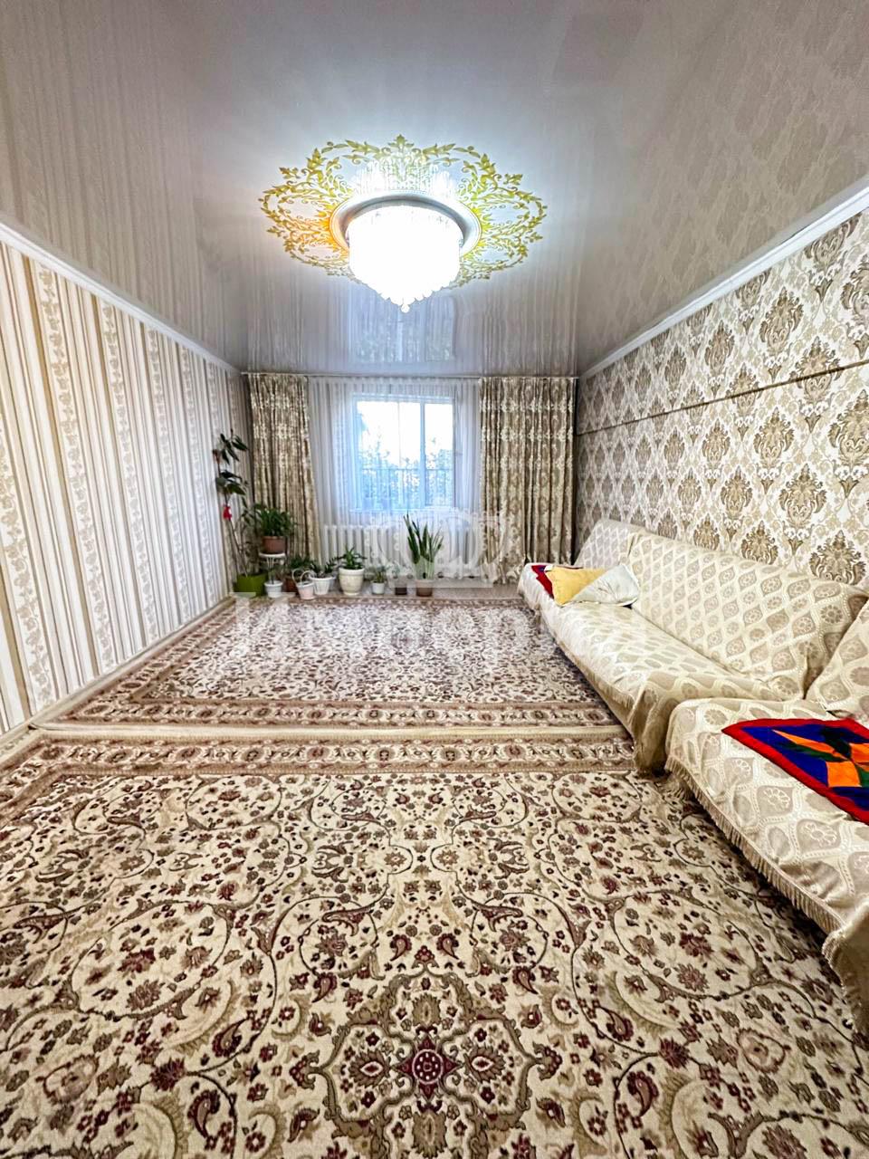 5-комнантный квартира, 1550.0 м²,Аманжолова за 21 000 000