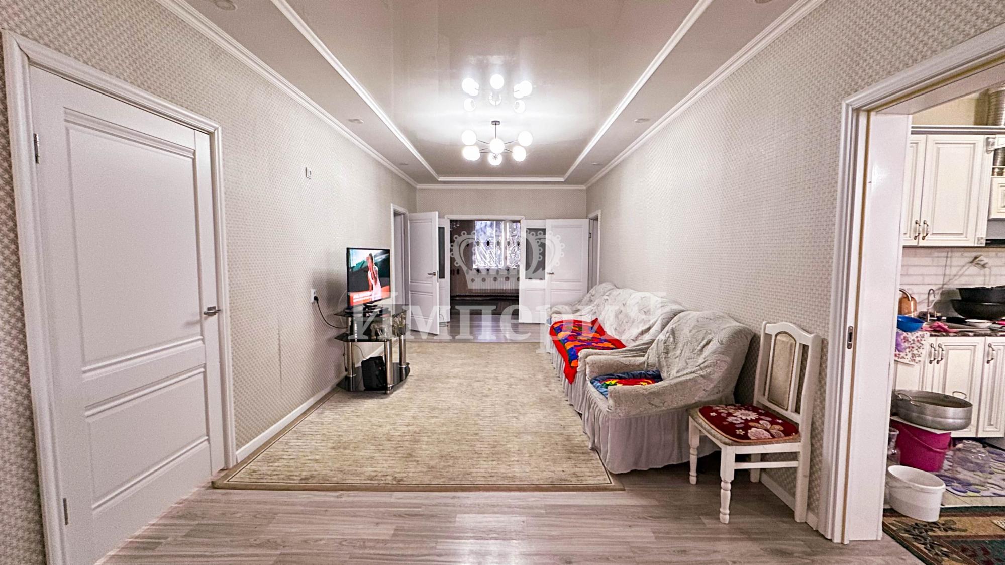 4-комнантный квартира, 158.0 м²,Абая за 27 000 000