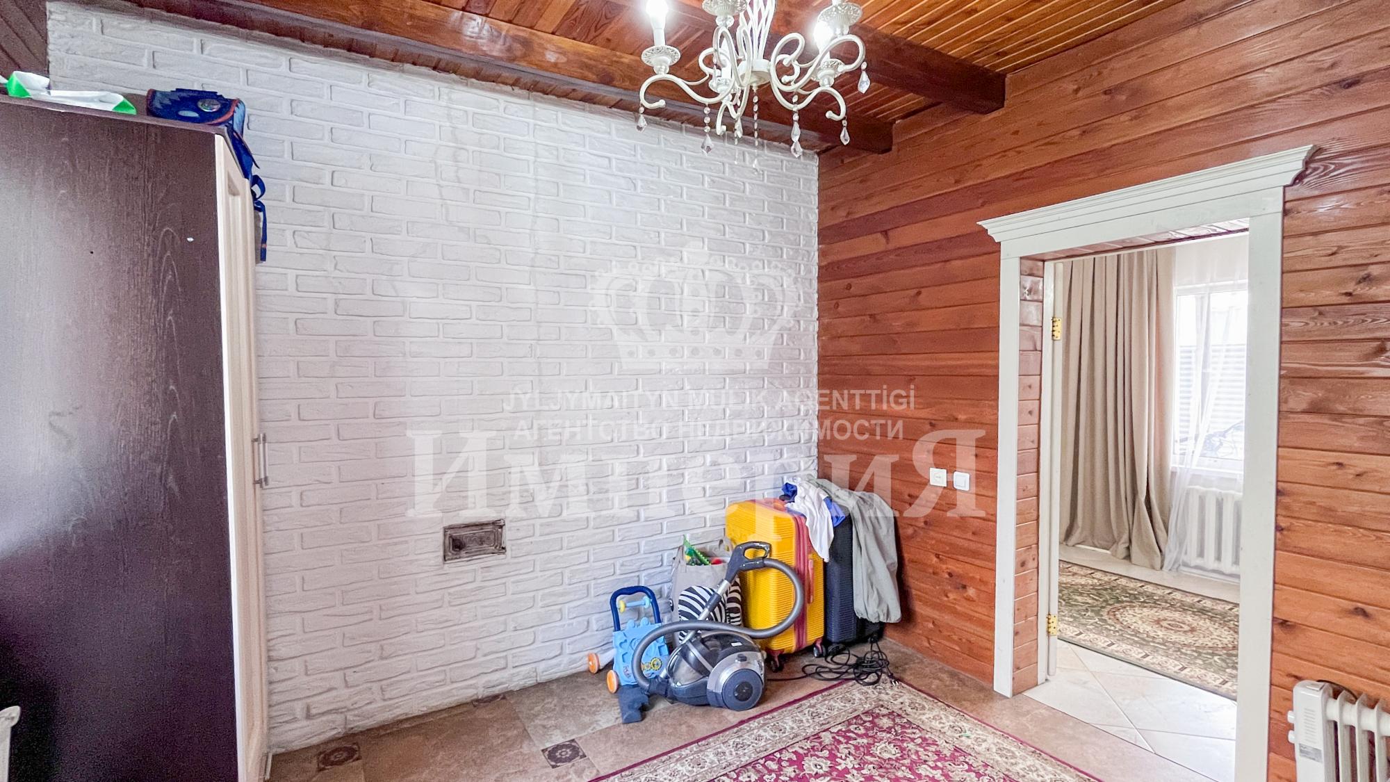 5-комнантный квартира, 144.0 м²,Базарбаева за 27 800 000
