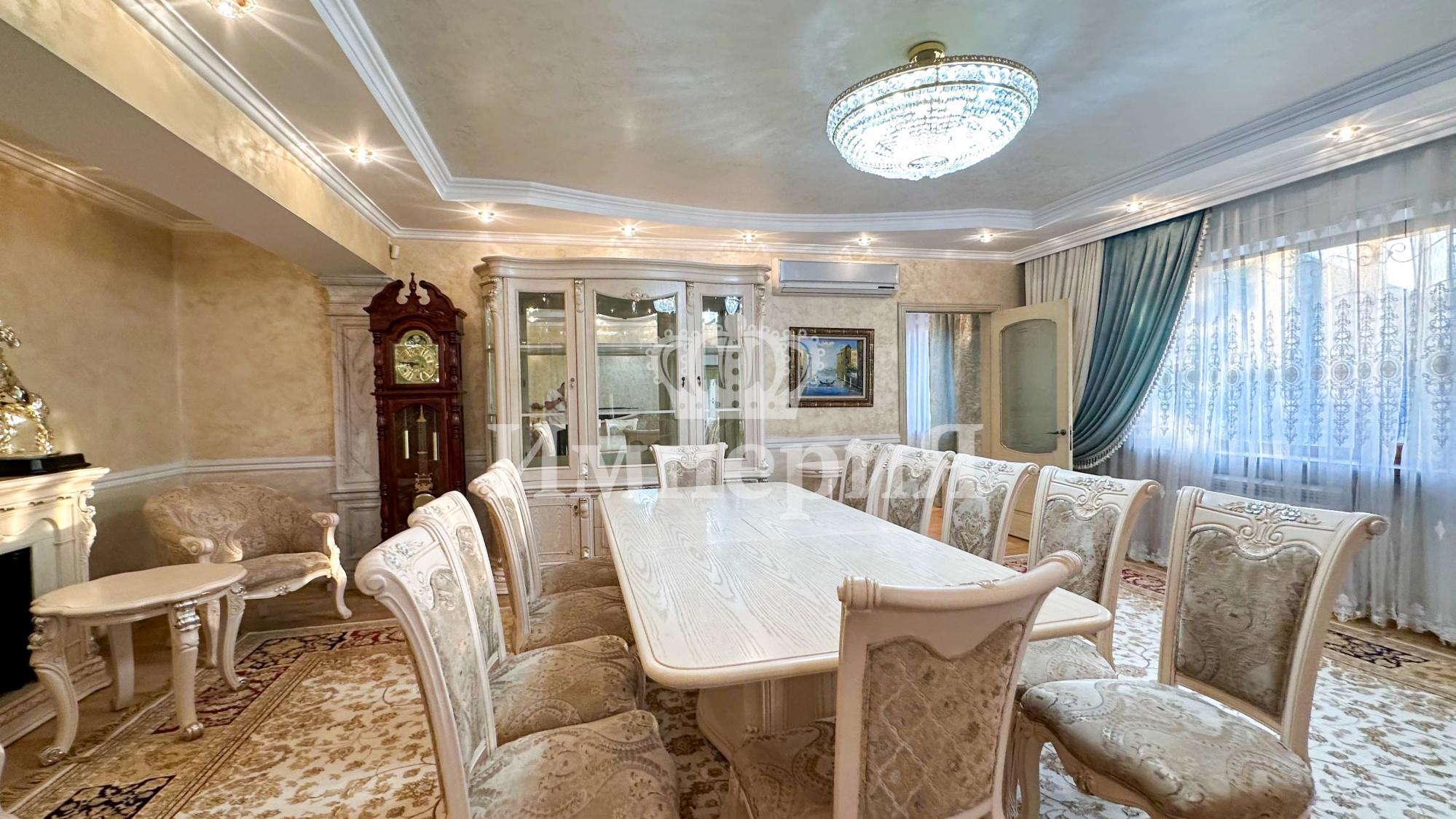 5-комнантная квартира, 180.0 м²,Каратал за 80 000 000