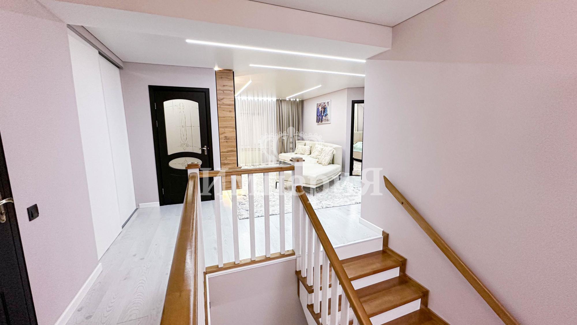 6-комнантный квартира, 236.0 м²,Айдарлы за 80 000 000