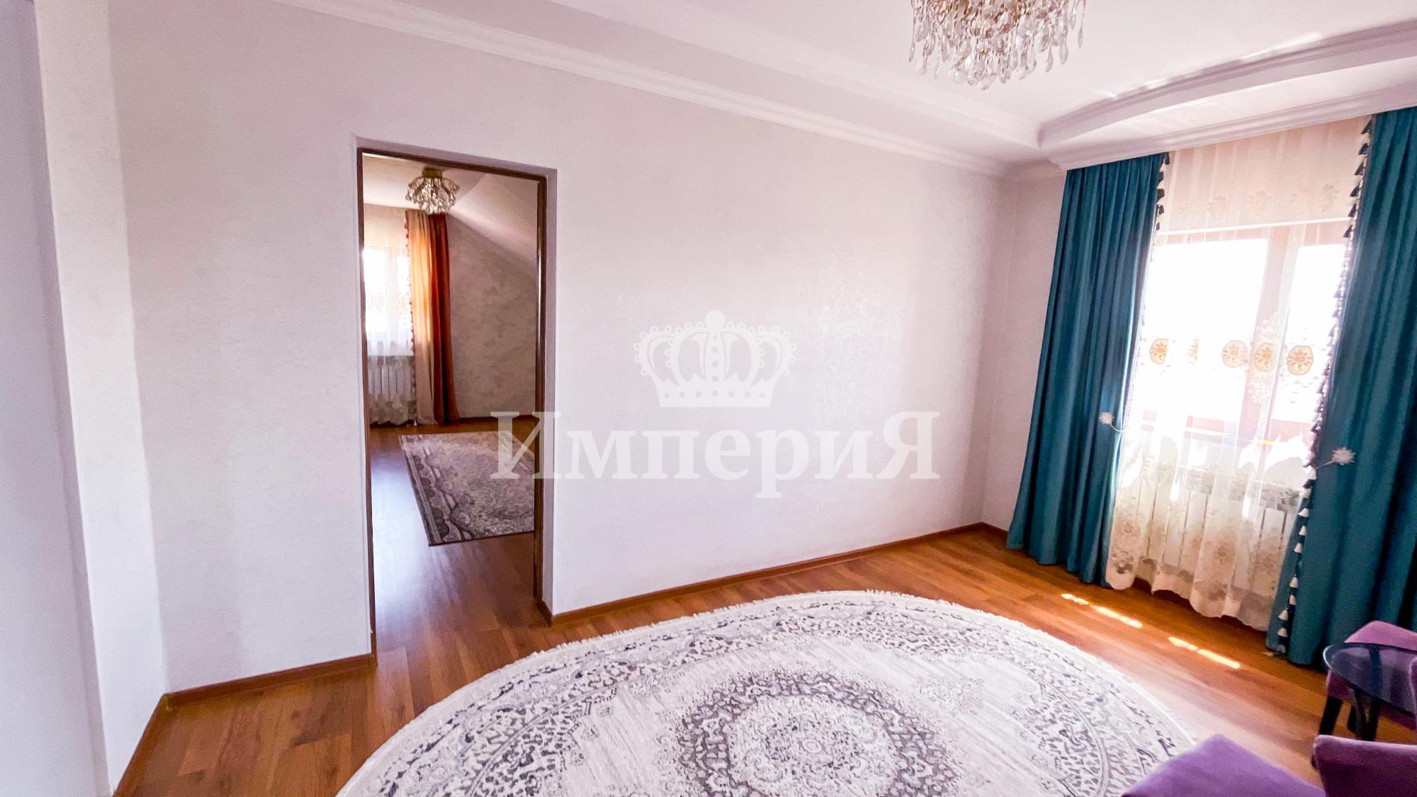 8-комнантный квартира, 270.0 м²,Айманова за 70 000 000