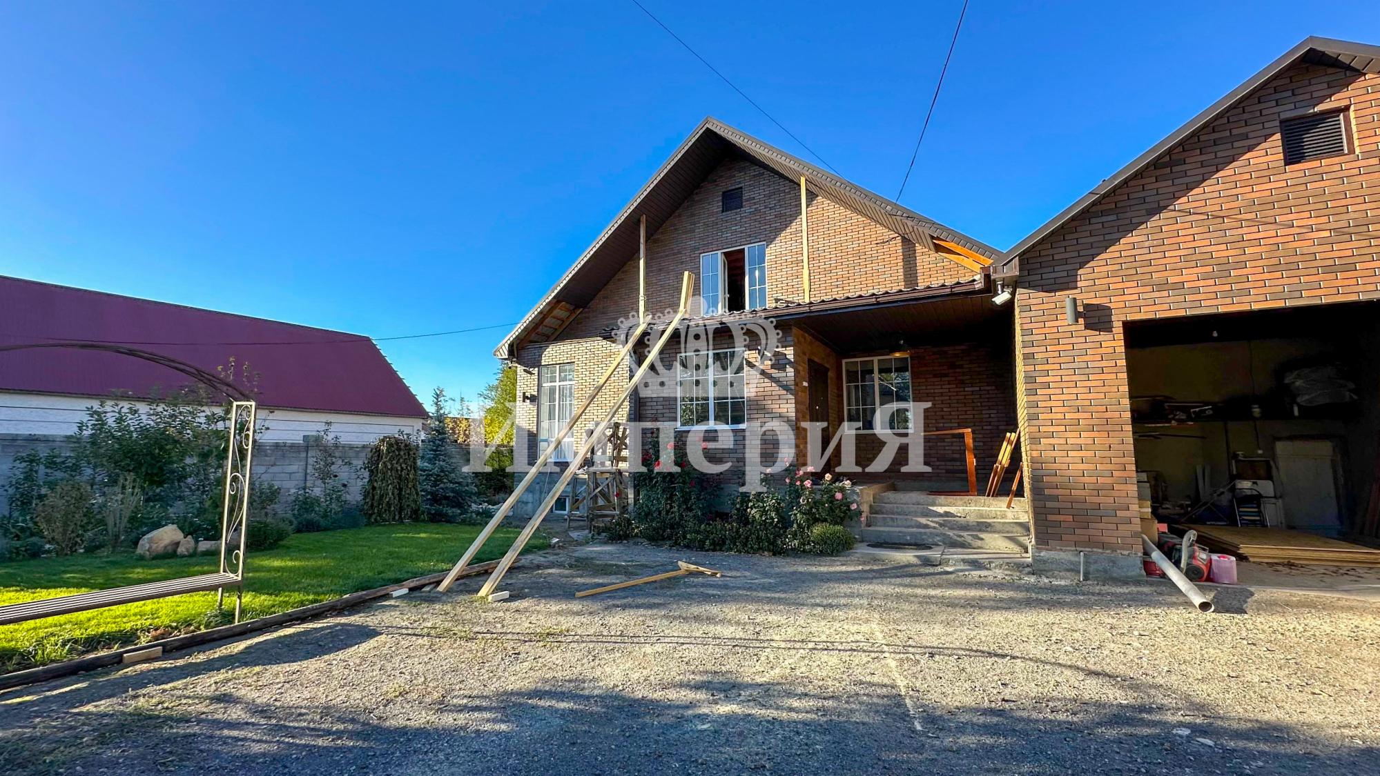 8-комнантный квартира, 326.0 м²,Шыгыс за 140 000 000