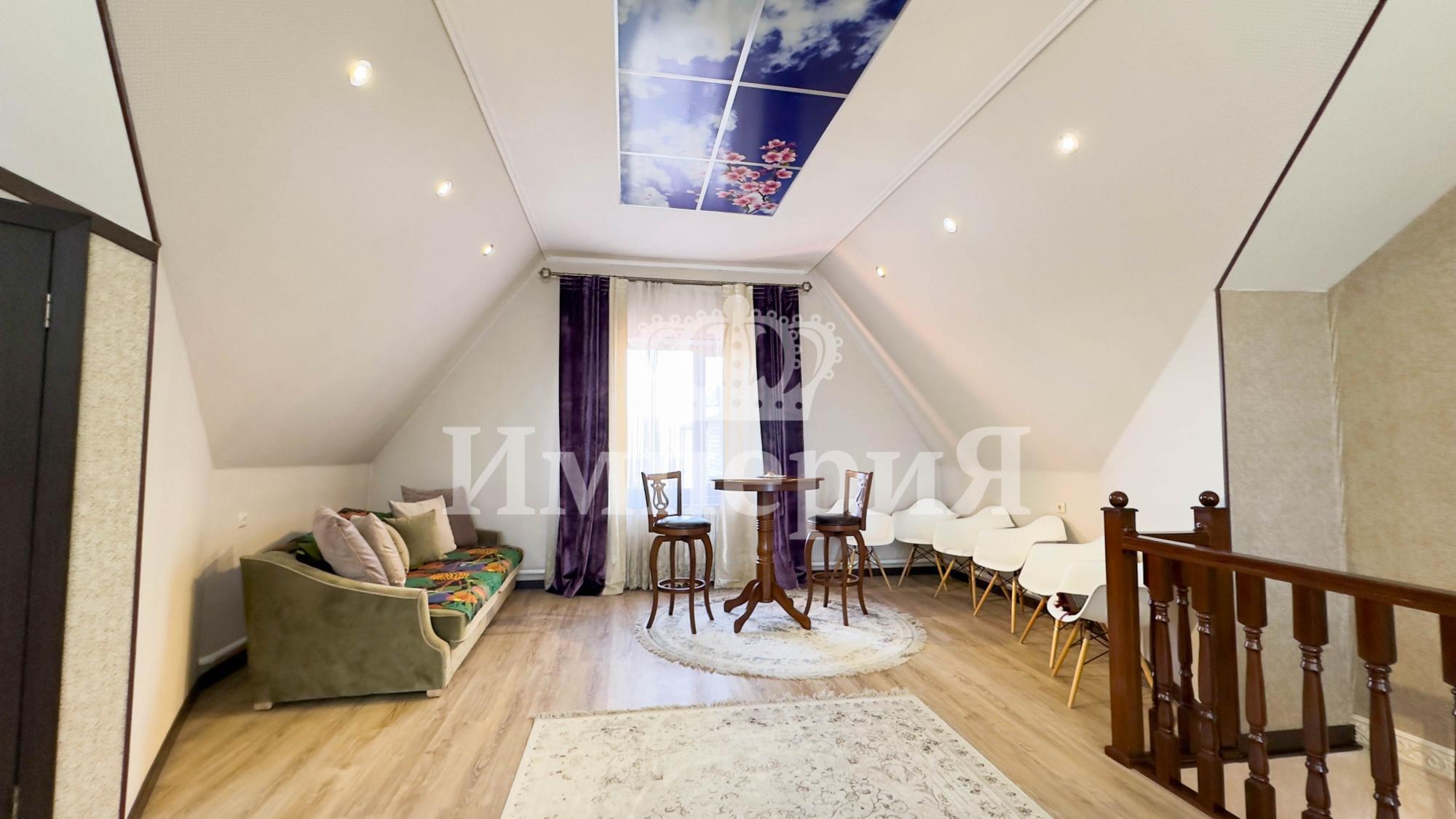 7-комнантный квартира, 395.0 м²,Базарбаева за 75 000 000