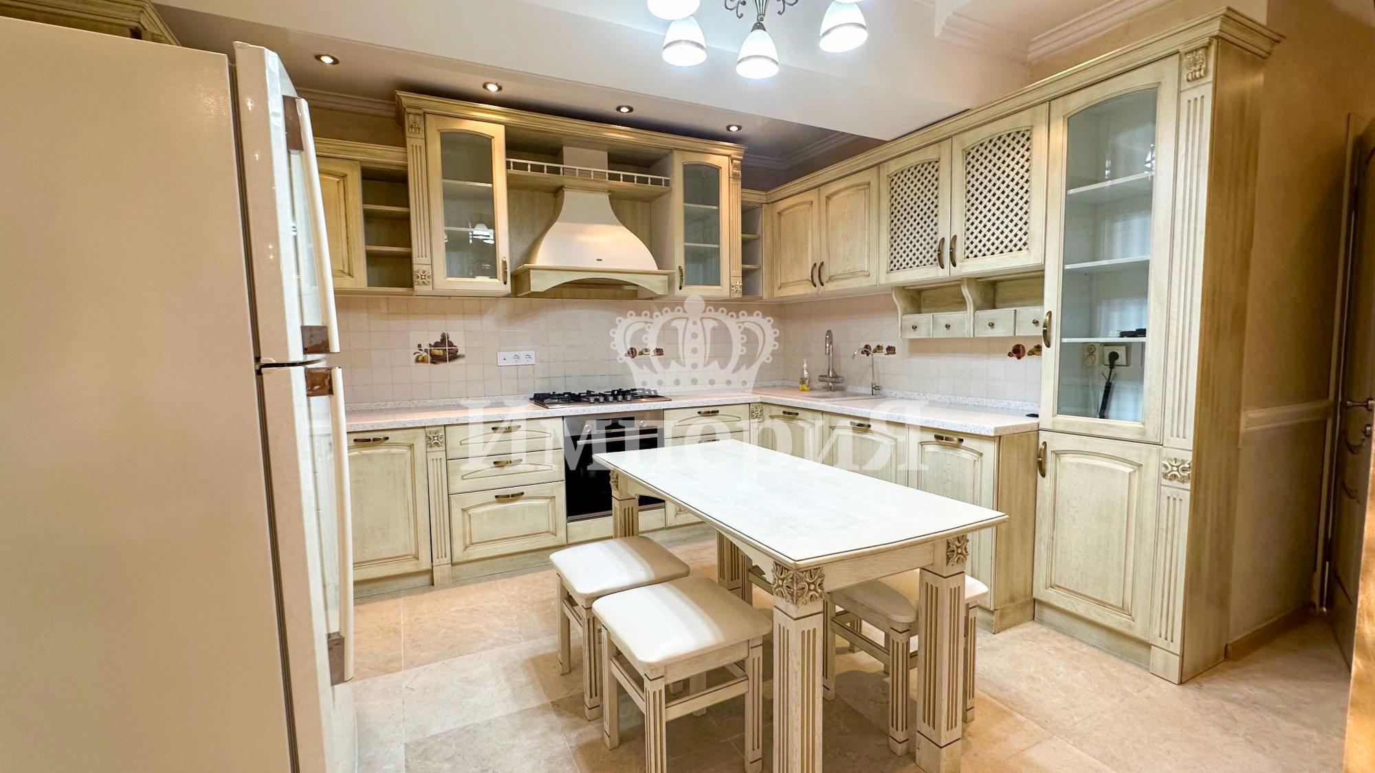 5-комнантная квартира, 180.0 м²,Каратал за 80 000 000