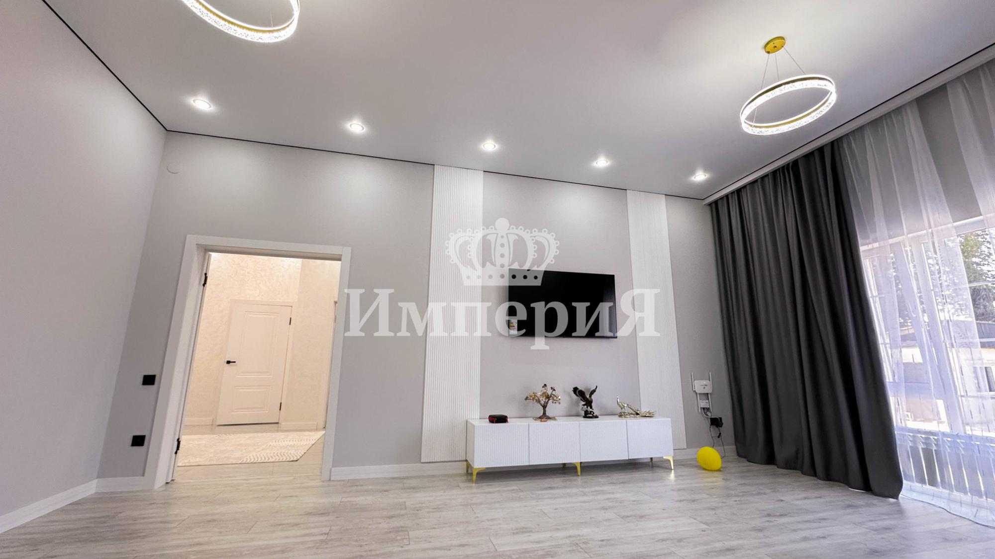 4-комнантный квартира, 150.0 м²,Абая за 57 000 000
