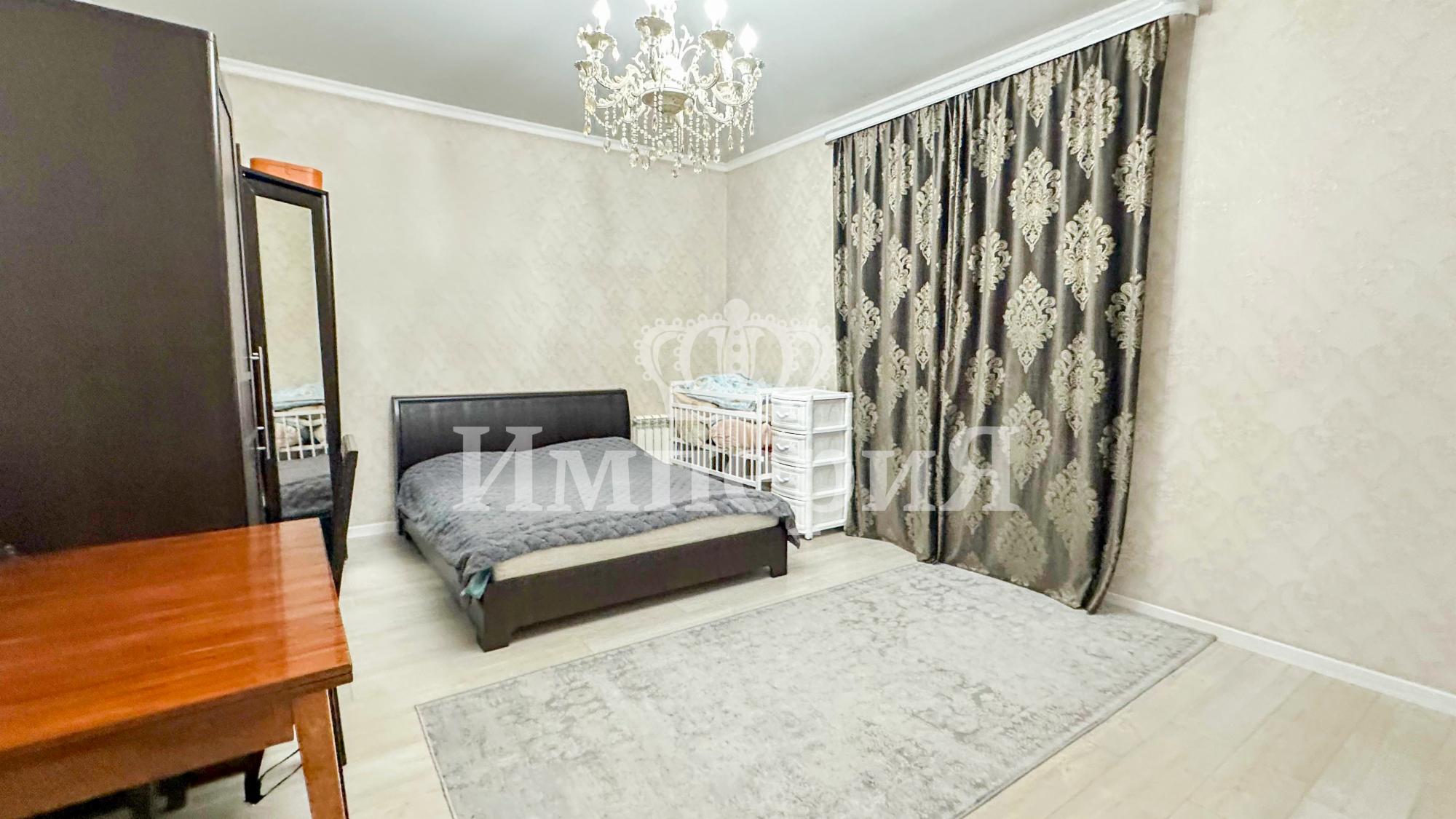 4-комнантная квартира, 170.0 м²,Сапиева за 65 000 000