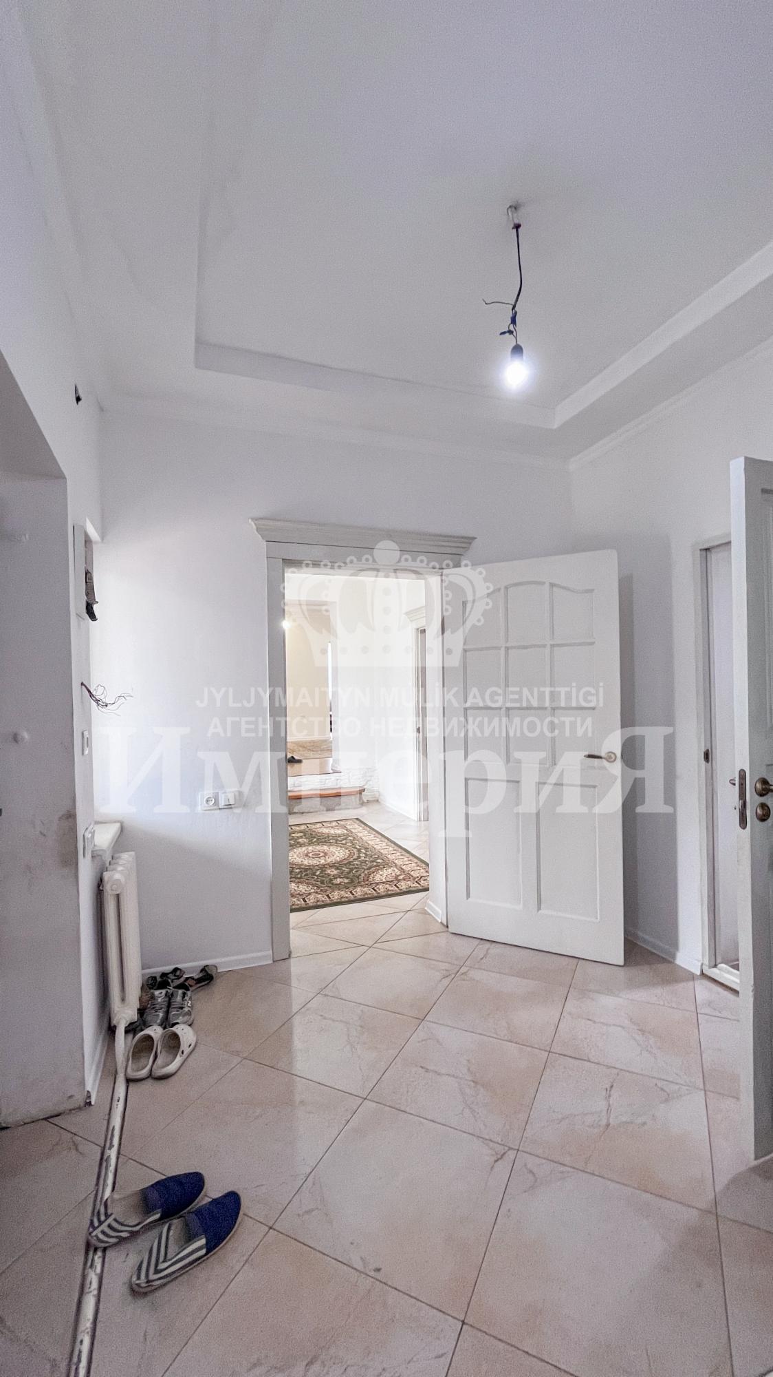 5-комнантный квартира, 144.0 м²,Базарбаева за 27 800 000