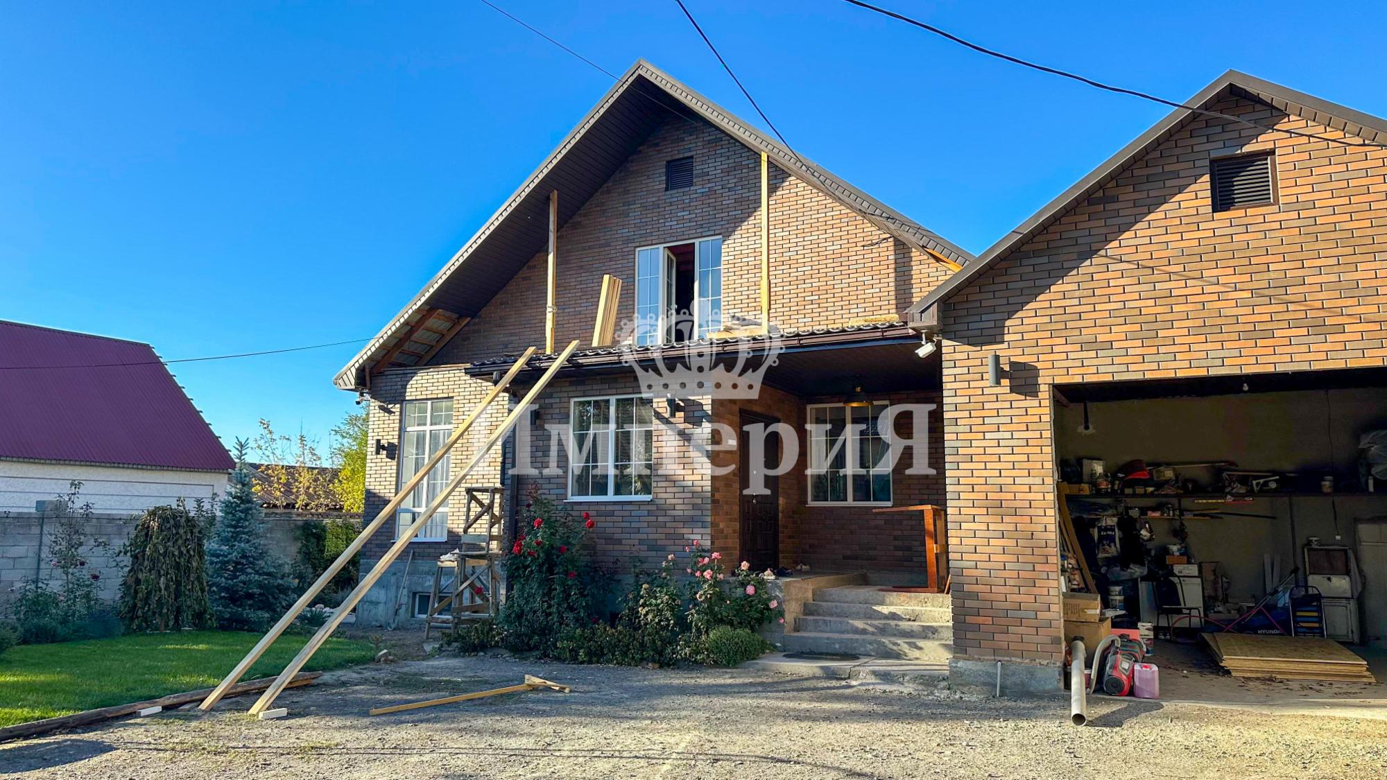 8-комнантный квартира, 326.0 м²,Шыгыс за 140 000 000