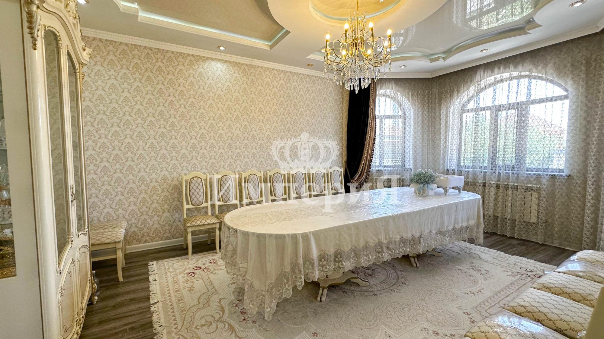 6-комнантный квартира, 160.0 м²,Есенберлина за 65 000 000