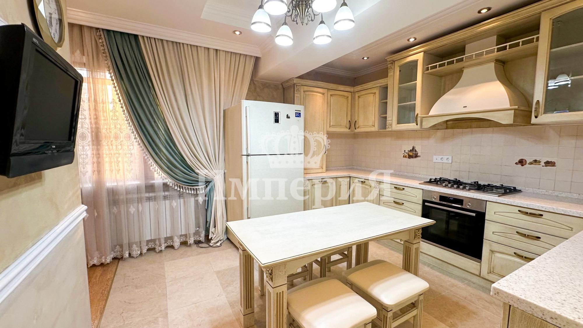 5-комнантная квартира, 180.0 м²,Каратал за 80 000 000