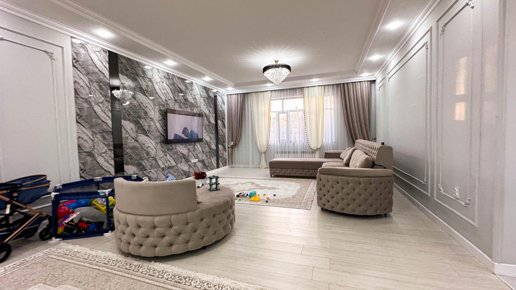 7-комнантный квартира, 323.5 м²,Ескельды Би за 100 000 000