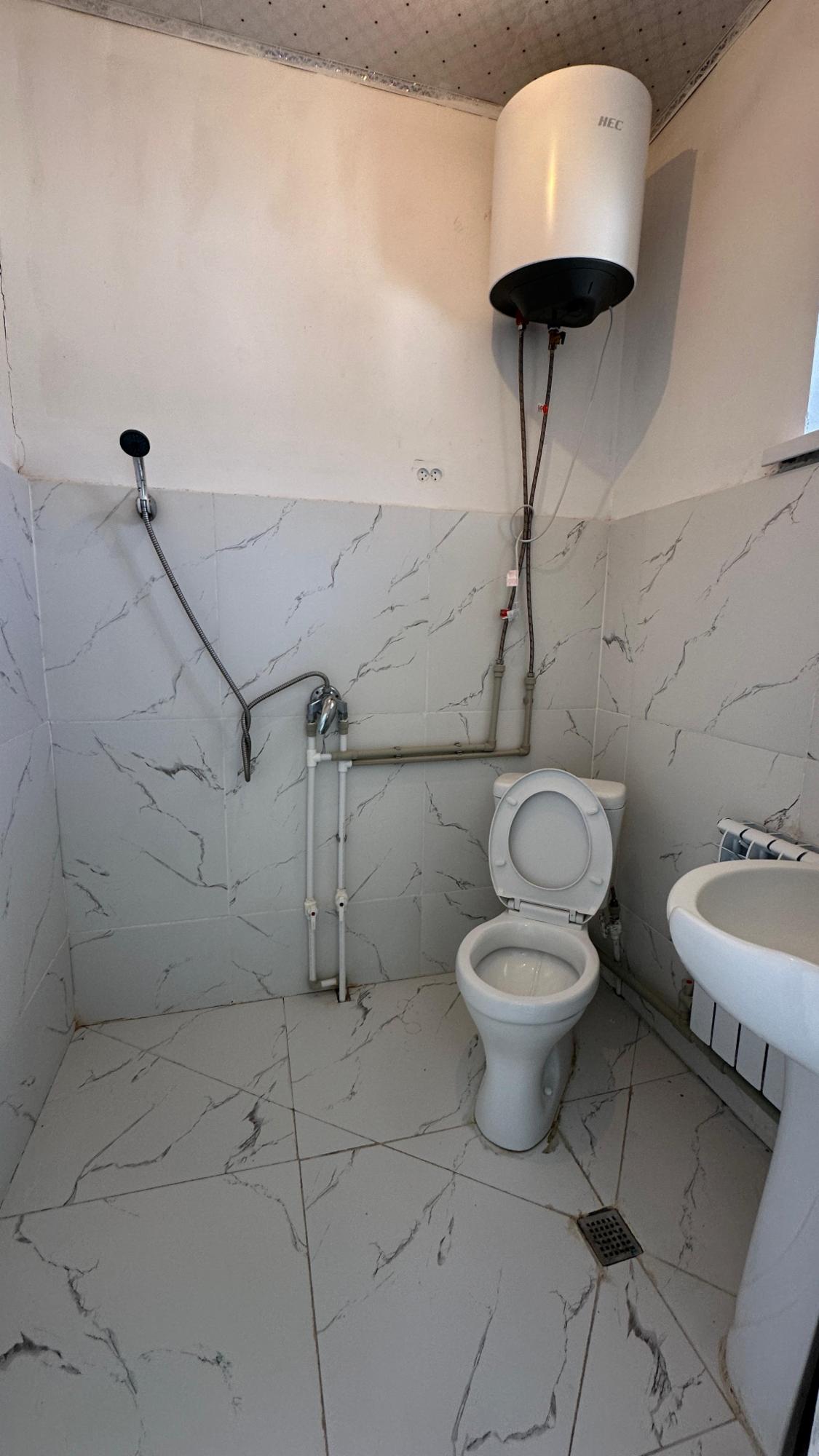 8-комнантный квартира, 220.0 м²,Абая за 48 000 000