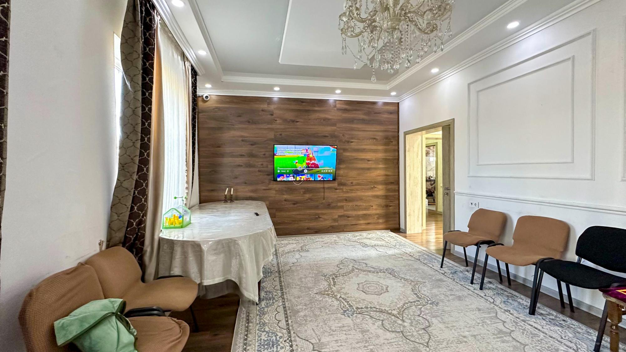 8-комнантный квартира, 300.0 м²,Каратальская за 110 000 000