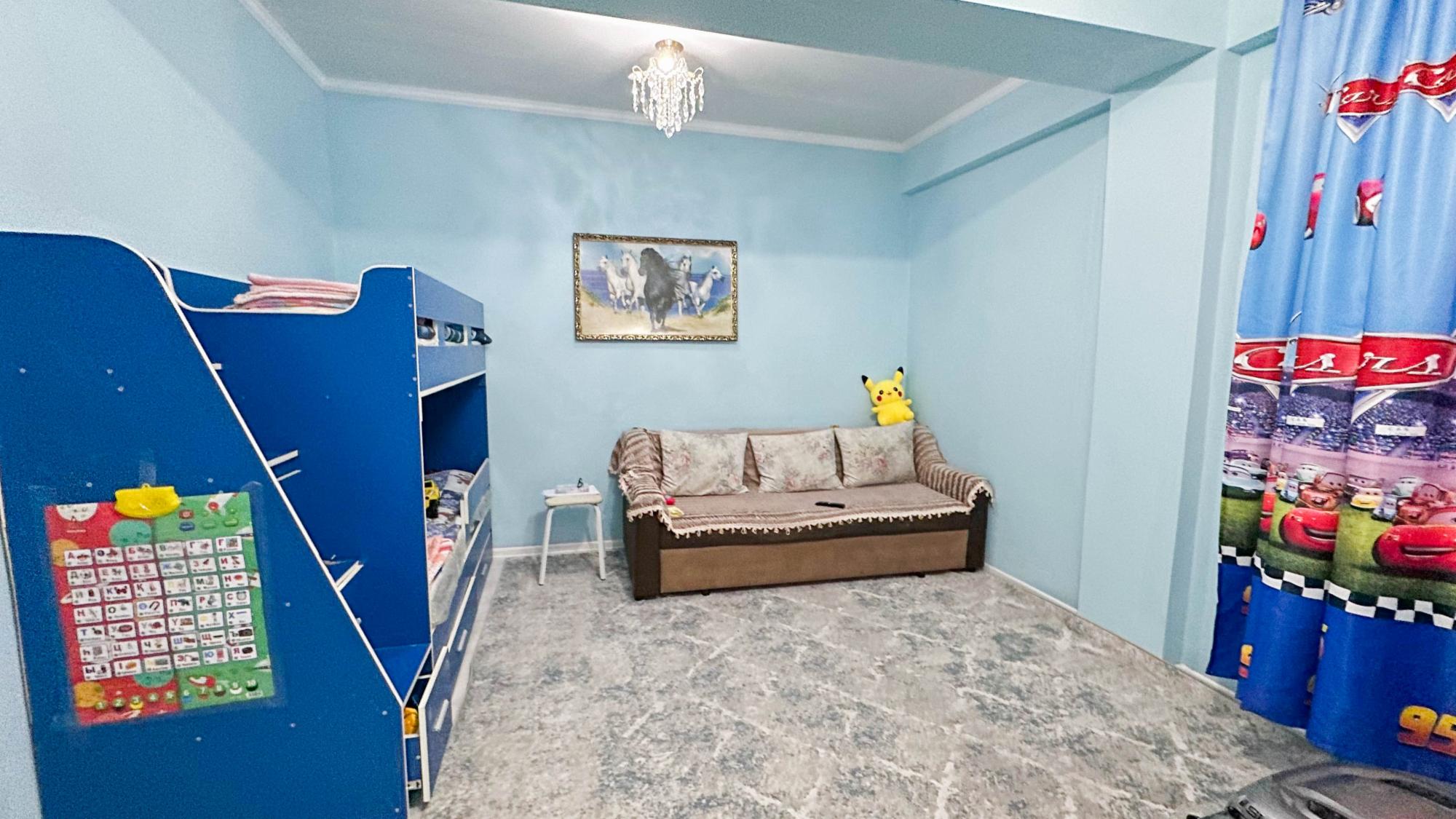 4-комнантная квартира, 130.0 м²,5 мкр за 45 000 000