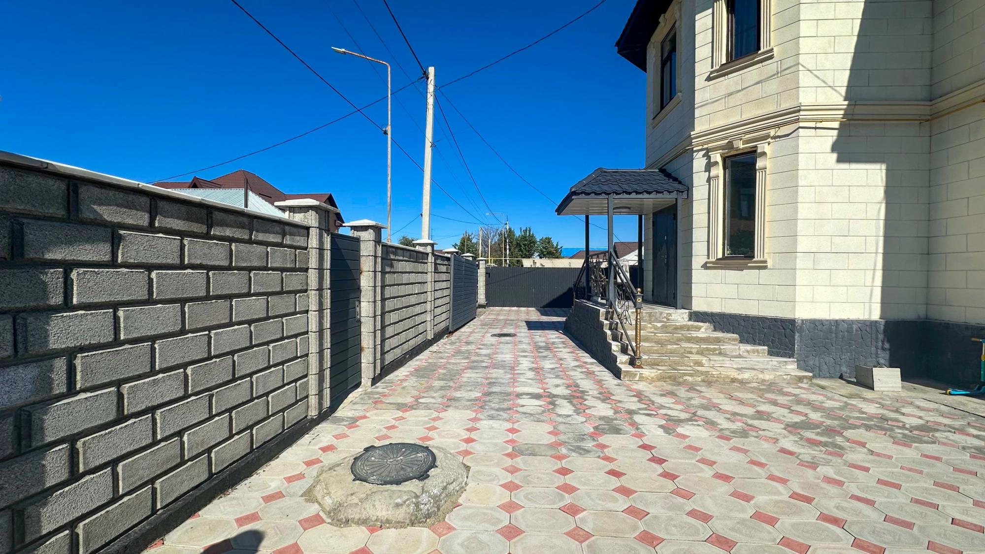 6-комнантный квартира, 280.0 м²,Аксуйская за 101 000 000