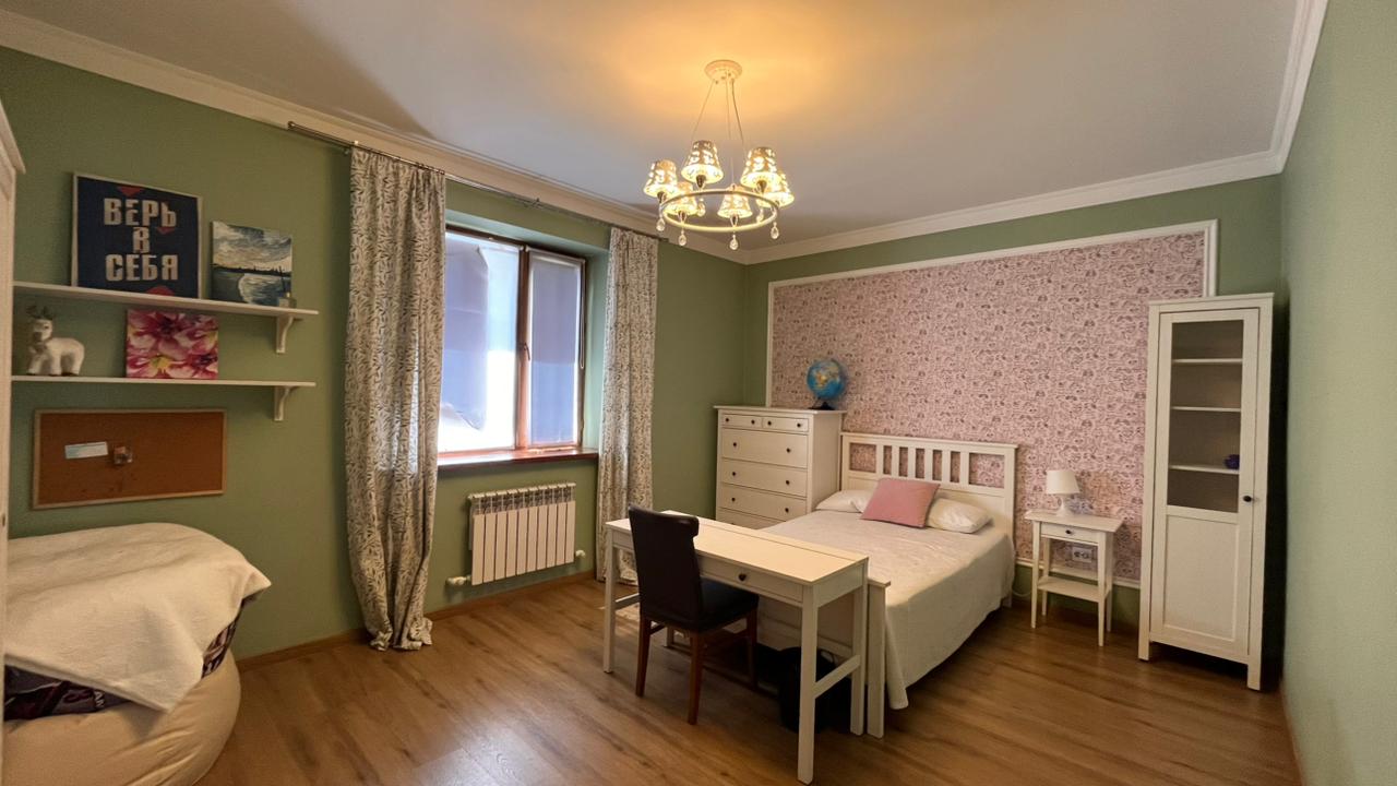 5-комнантный квартира, 180.0 м²,Калиева за 95 000 000