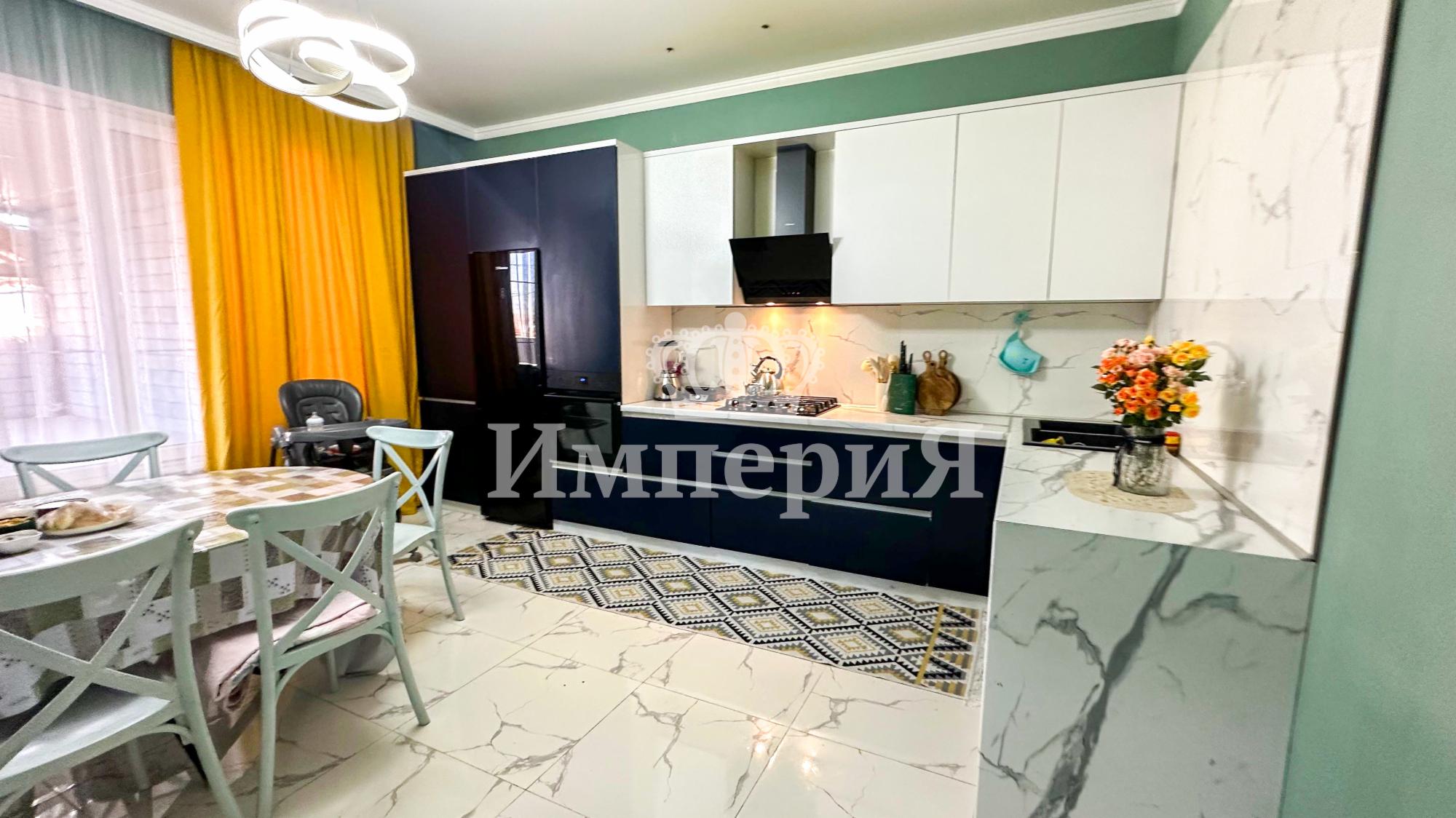 5-комнантный квартира, 190.0 м²,Абая за 59 000 000